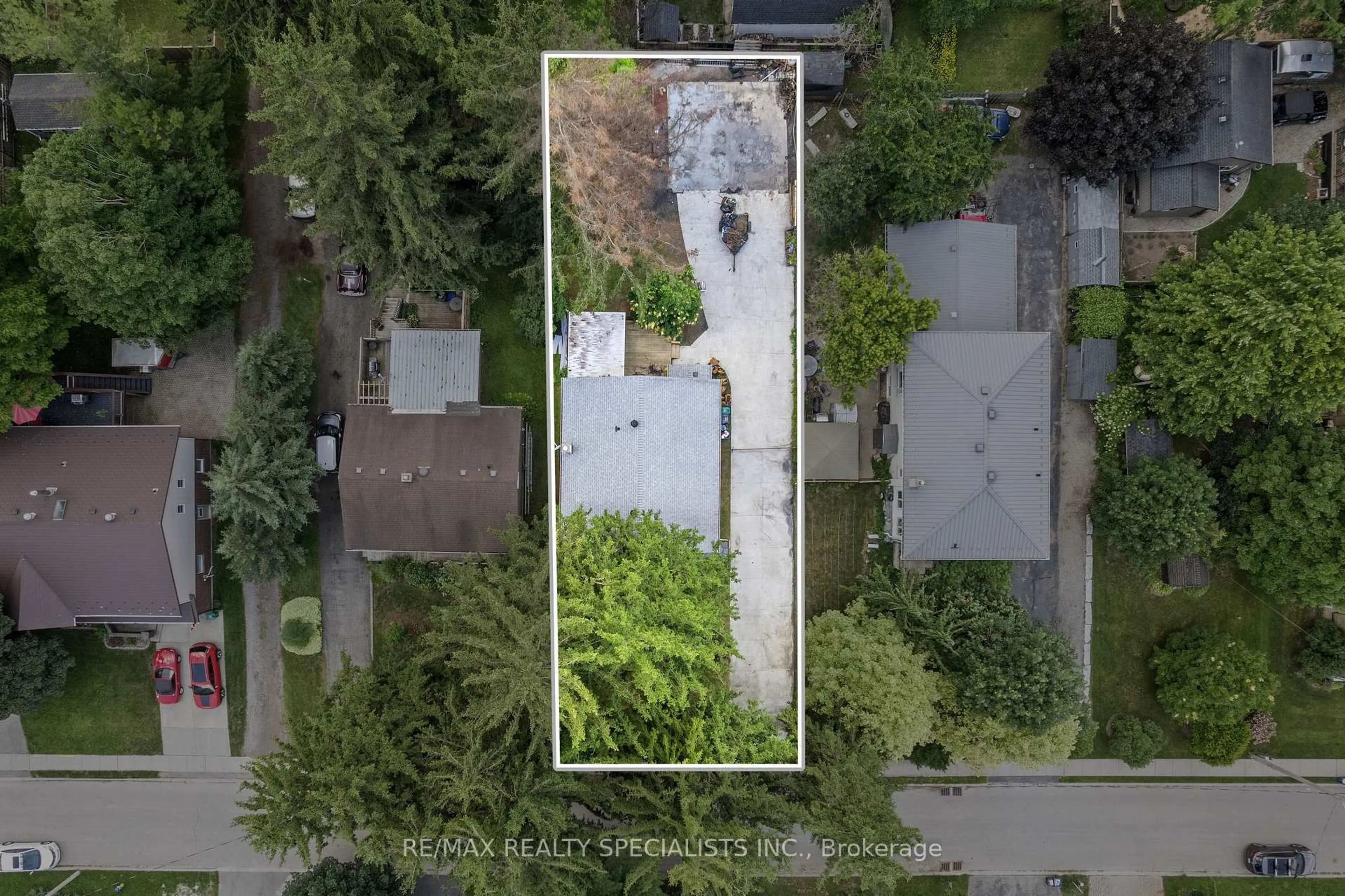 A pic from outside/outdoor area/front of a property/back of a property/a pic from drone, street for 168 Asmus St, Wilmot Ontario N3A 1B2