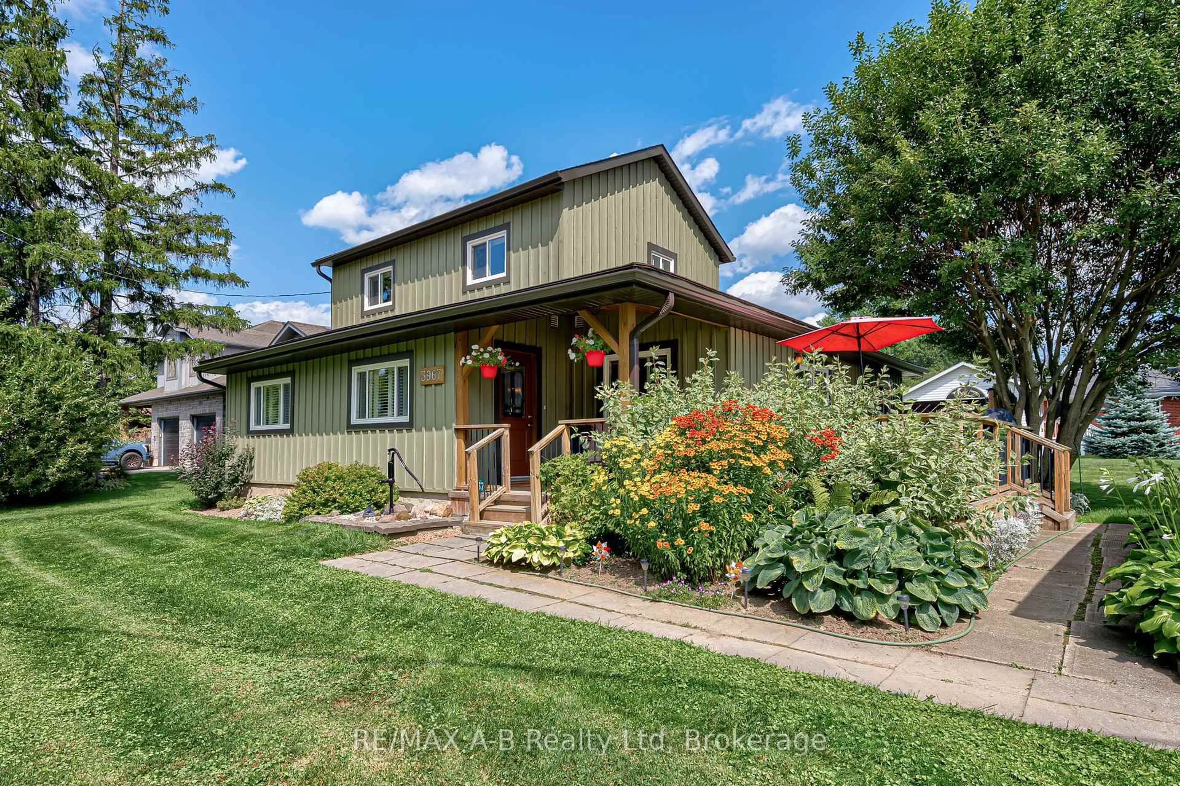 A pic from outside/outdoor area/front of a property/back of a property/a pic from drone, street for 3967 Milton St, Perth East Ontario N0B 2P0
