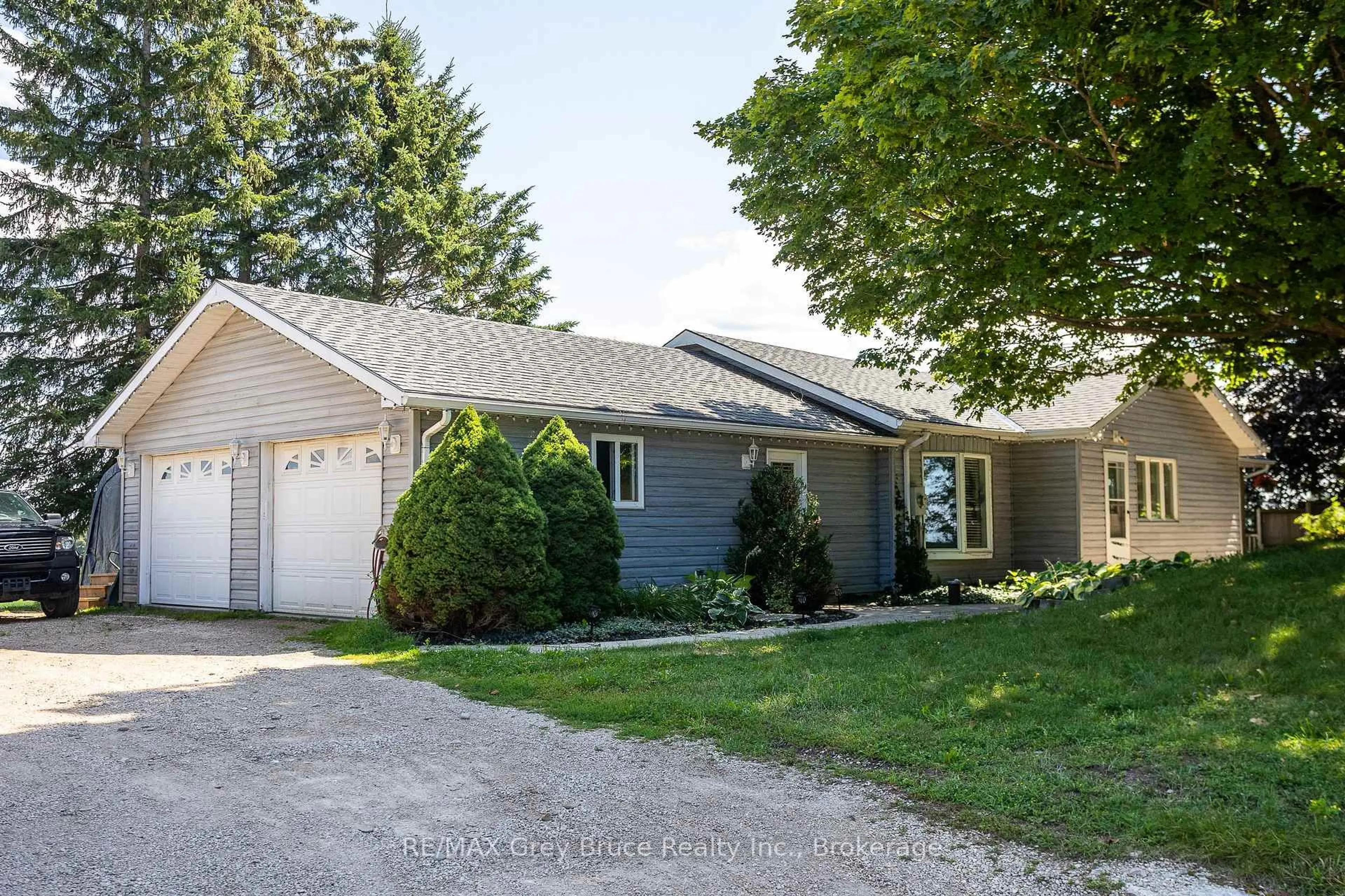 Home with vinyl exterior material, street for 21486 Grey 16 Rd, Chatsworth Ontario N0H 2N0