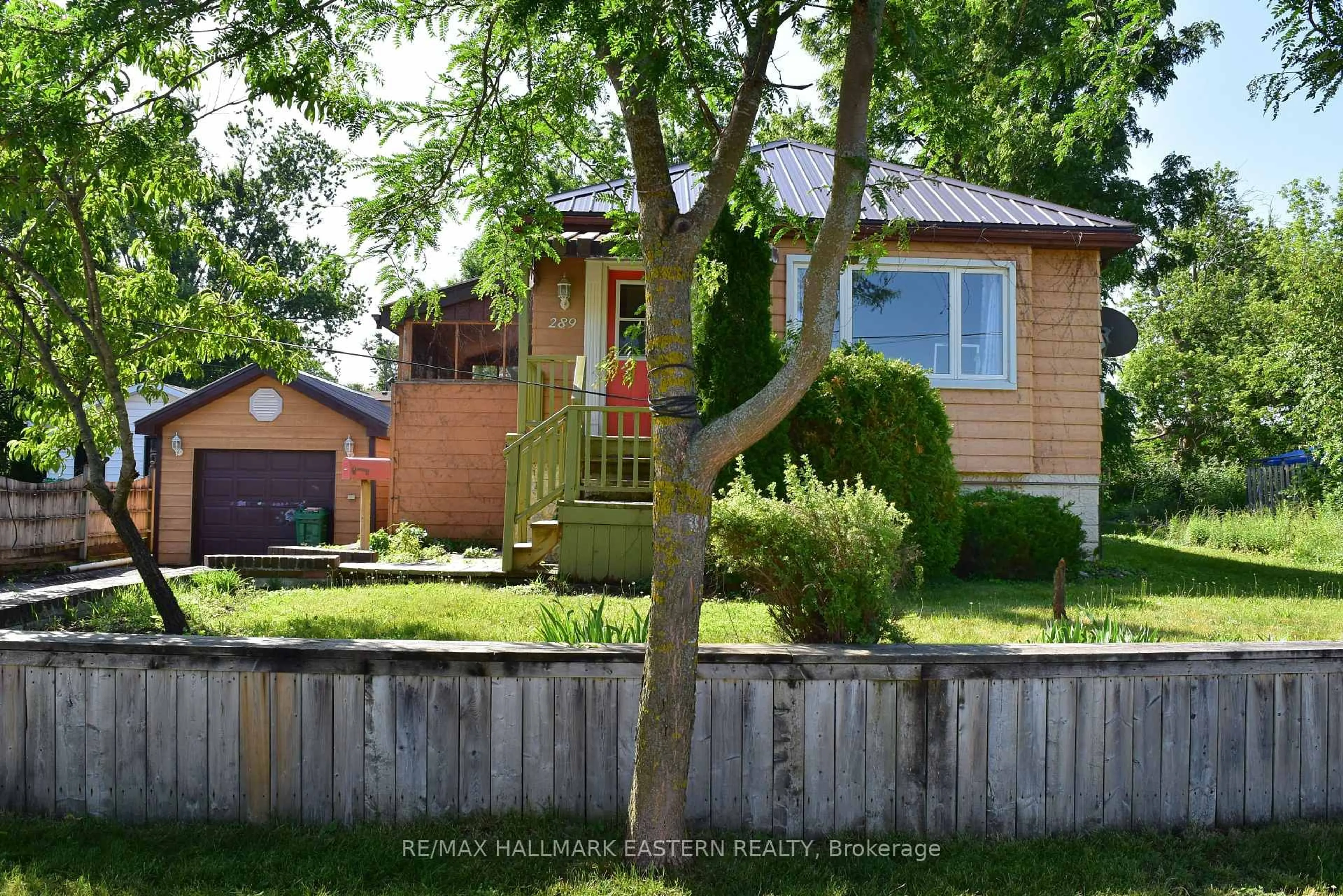 Unknown for 289 Bennet St, Peterborough Ontario K9H 5B8