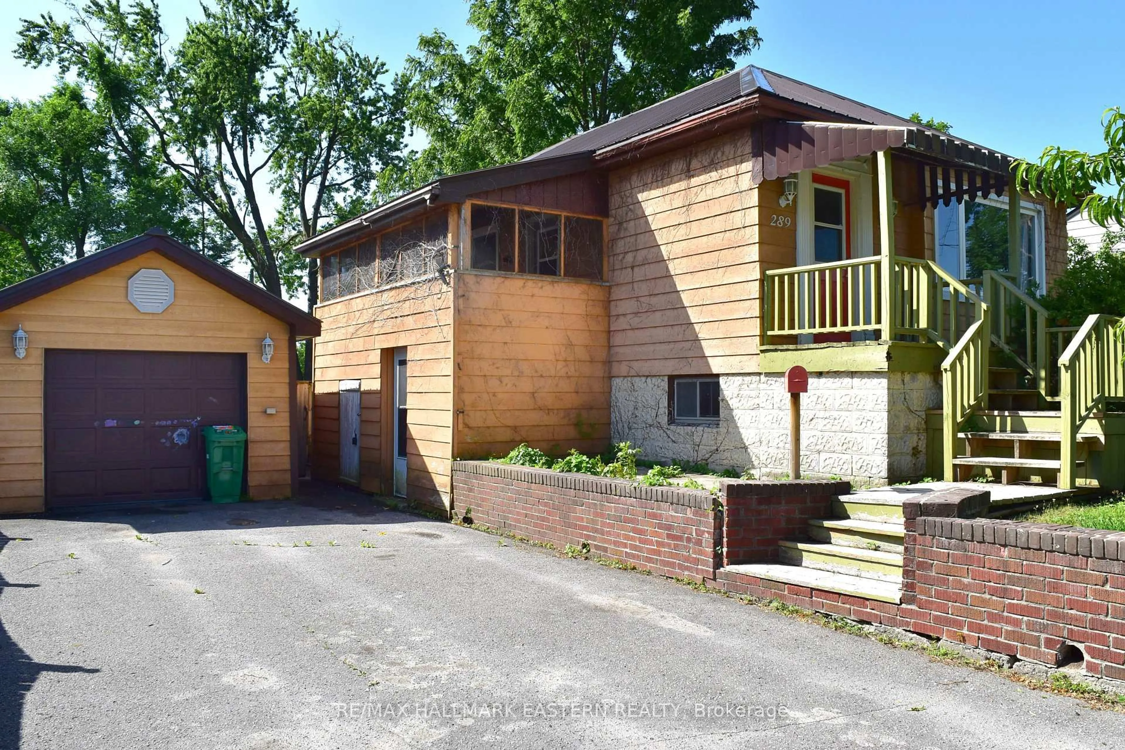 Unknown for 289 Bennet St, Peterborough Ontario K9H 5B8