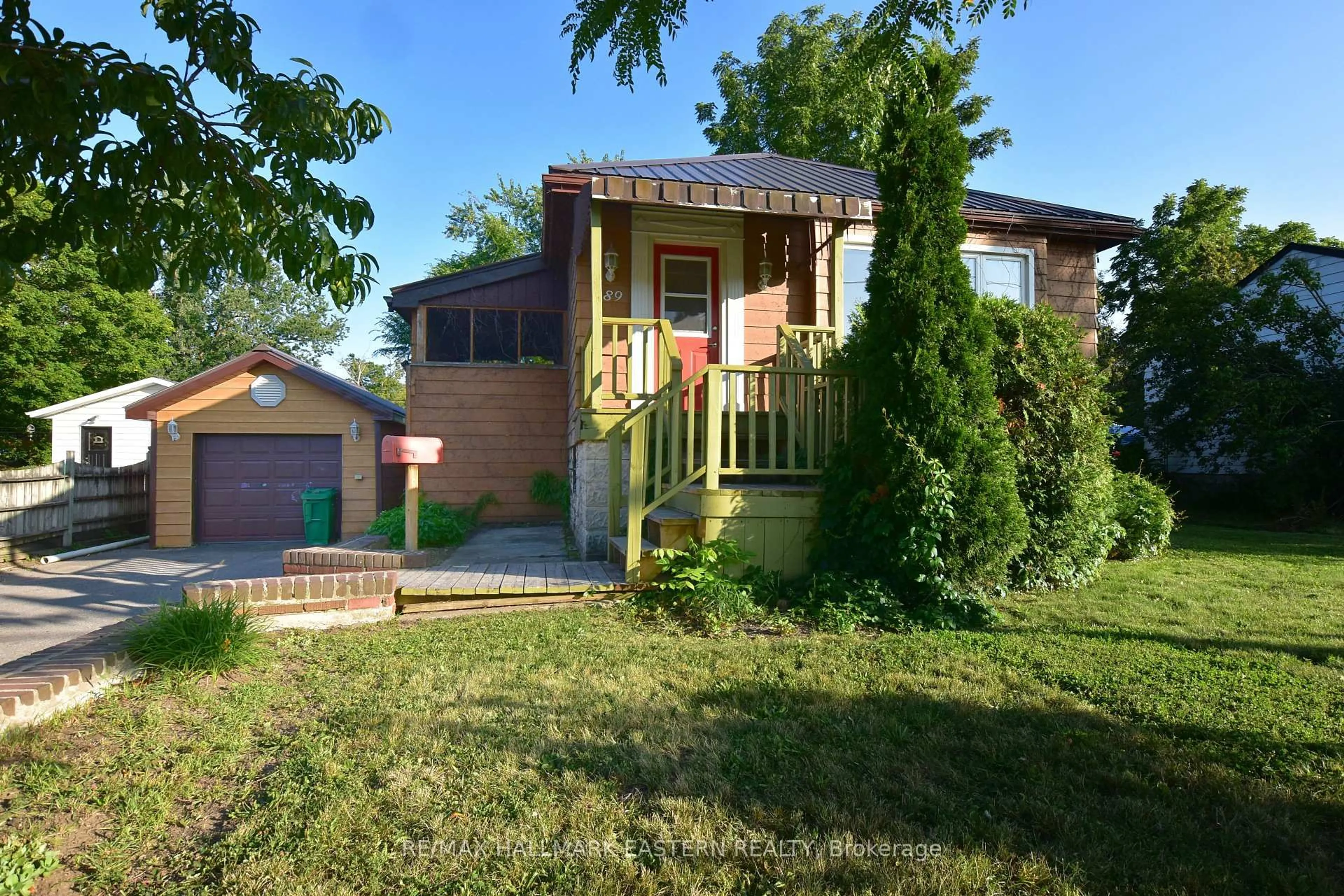 Home with brick exterior material, street for 289 Bennet St, Peterborough Ontario K9H 5B8