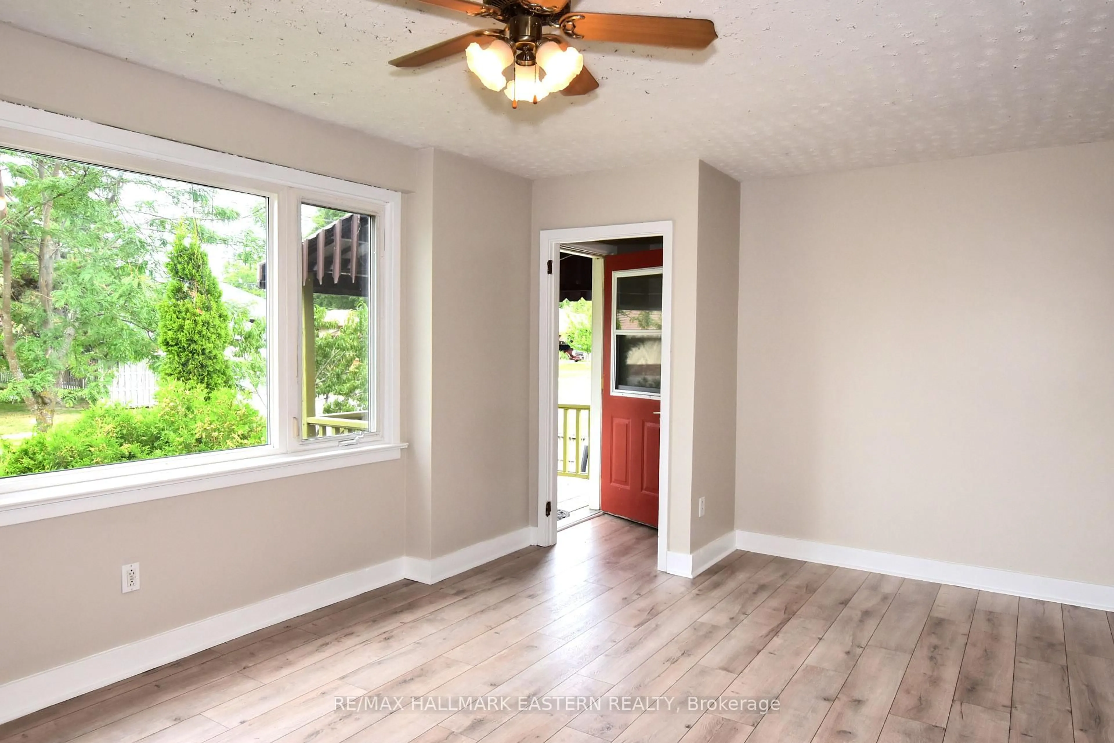 A pic of a room for 289 Bennet St, Peterborough Ontario K9H 5B8