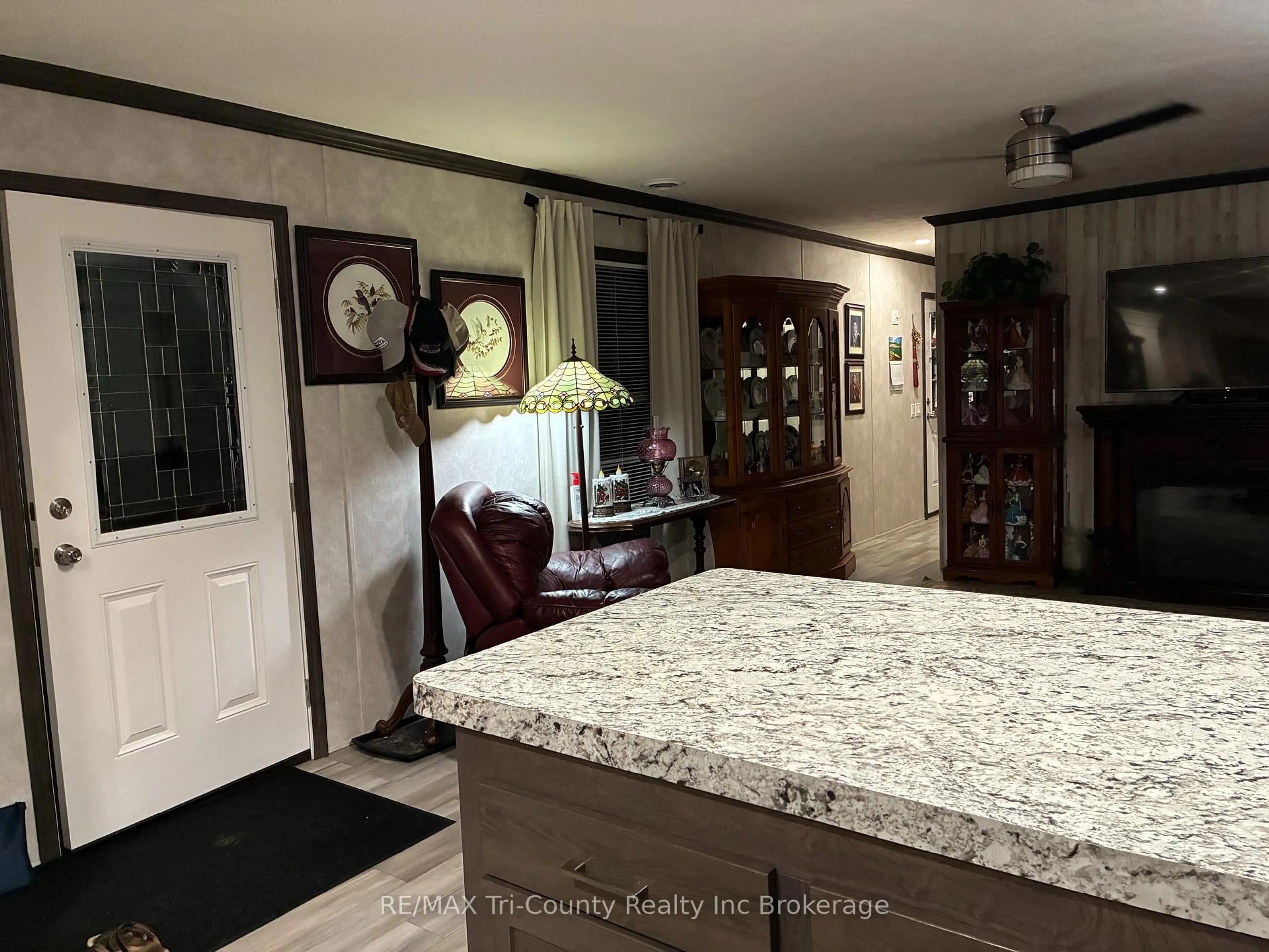Open concept kitchen, ceramic/tile floor for 11981 Plank Rd, Bayham Ontario N4G 4G9