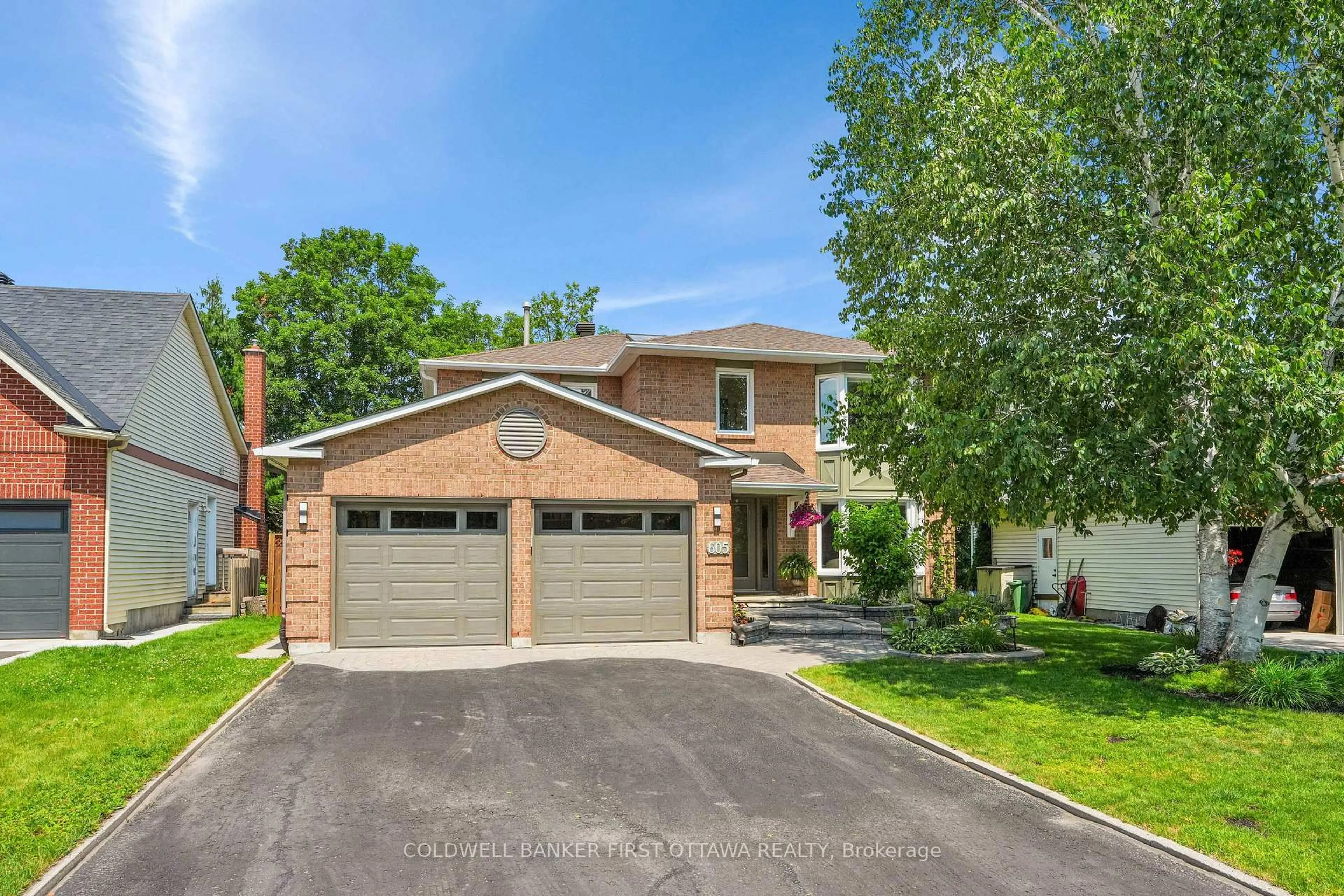 Home with brick exterior material, street for 605 Brookridge Cres, Orleans Ontario K4A 1Z6
