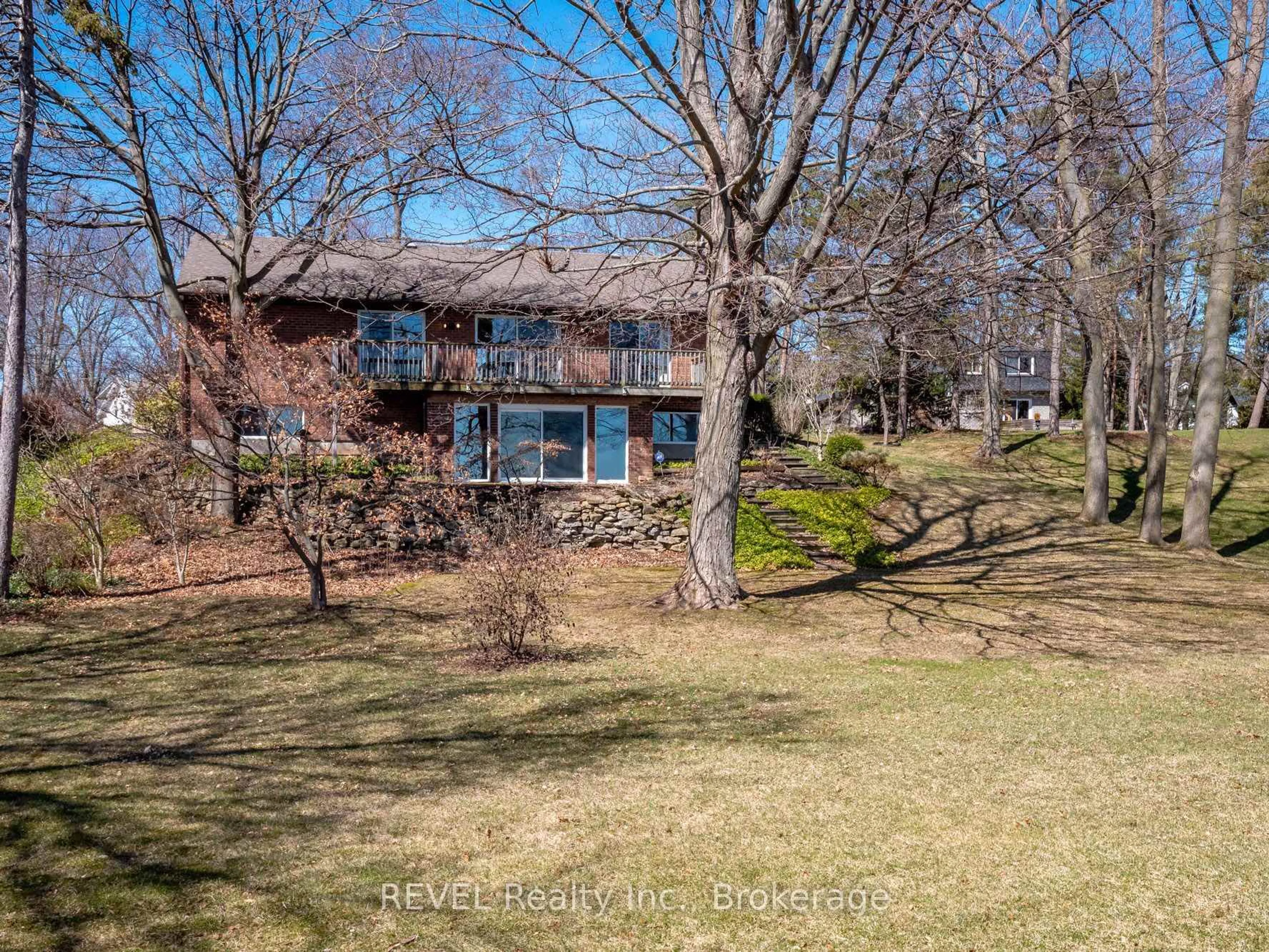 A pic from outside/outdoor area/front of a property/back of a property/a pic from drone, water/lake/river/ocean view for 254 Prospect Point Rd, Fort Erie Ontario L0S 1N0