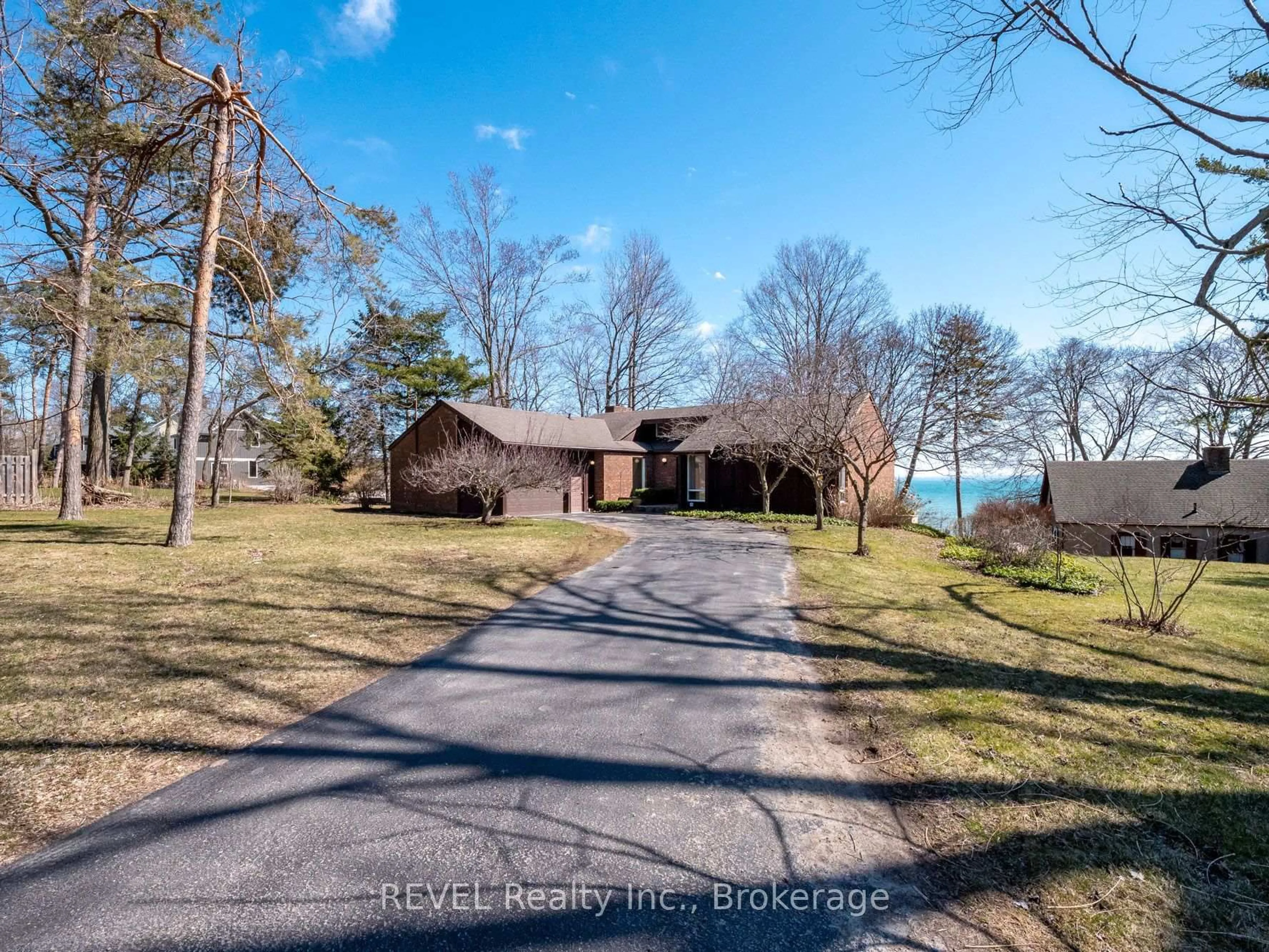 A pic from outside/outdoor area/front of a property/back of a property/a pic from drone, water/lake/river/ocean view for 254 Prospect Point Rd, Fort Erie Ontario L0S 1N0