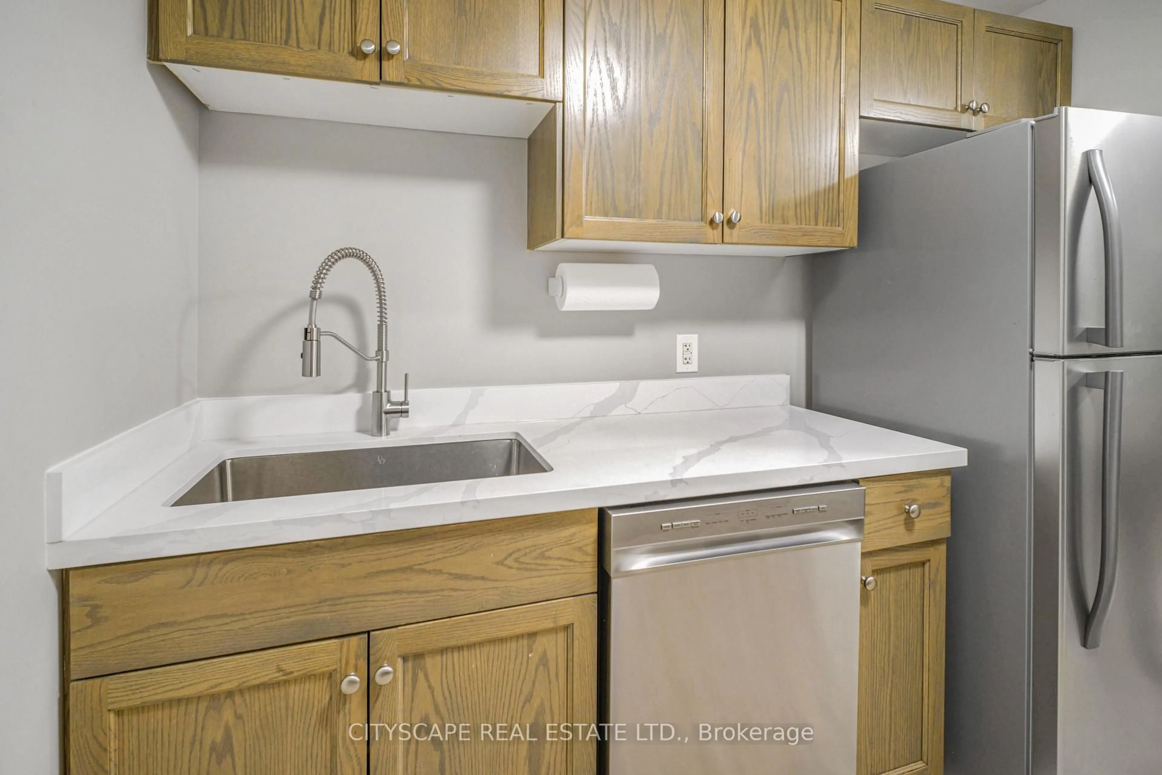 Standard kitchen, unknown for 6350 Dorchester Rd #104, Niagara Falls Ontario L2G 0A1