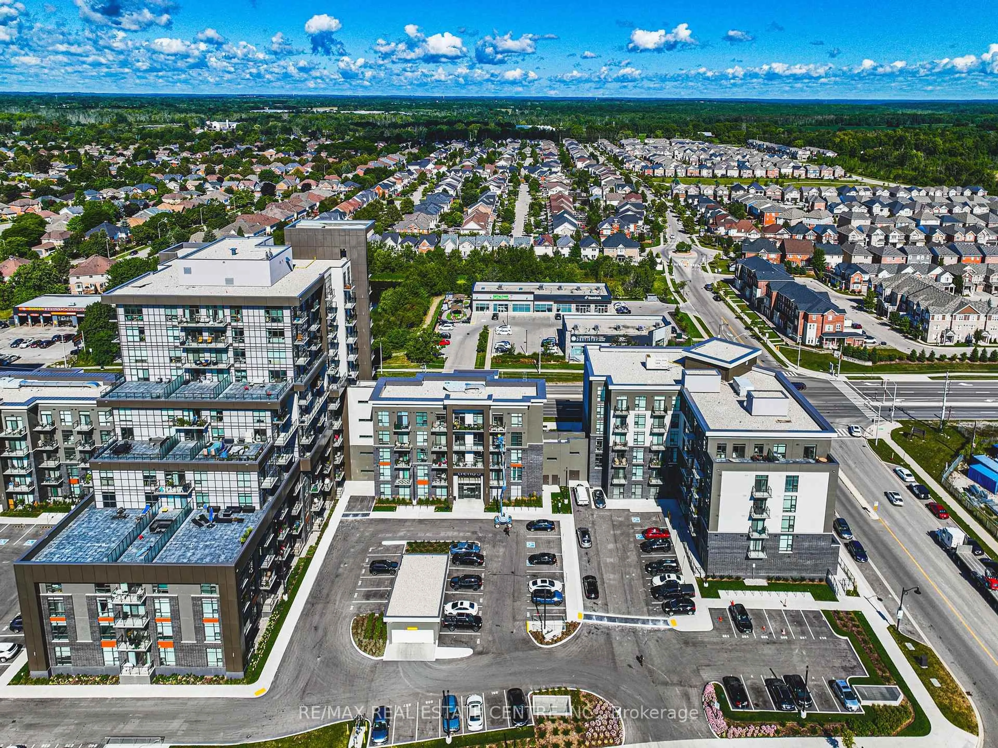 A pic from outside/outdoor area/front of a property/back of a property/a pic from drone, city buildings view from balcony for 470 Dundas St #1202, Hamilton Ontario L8B 2A6