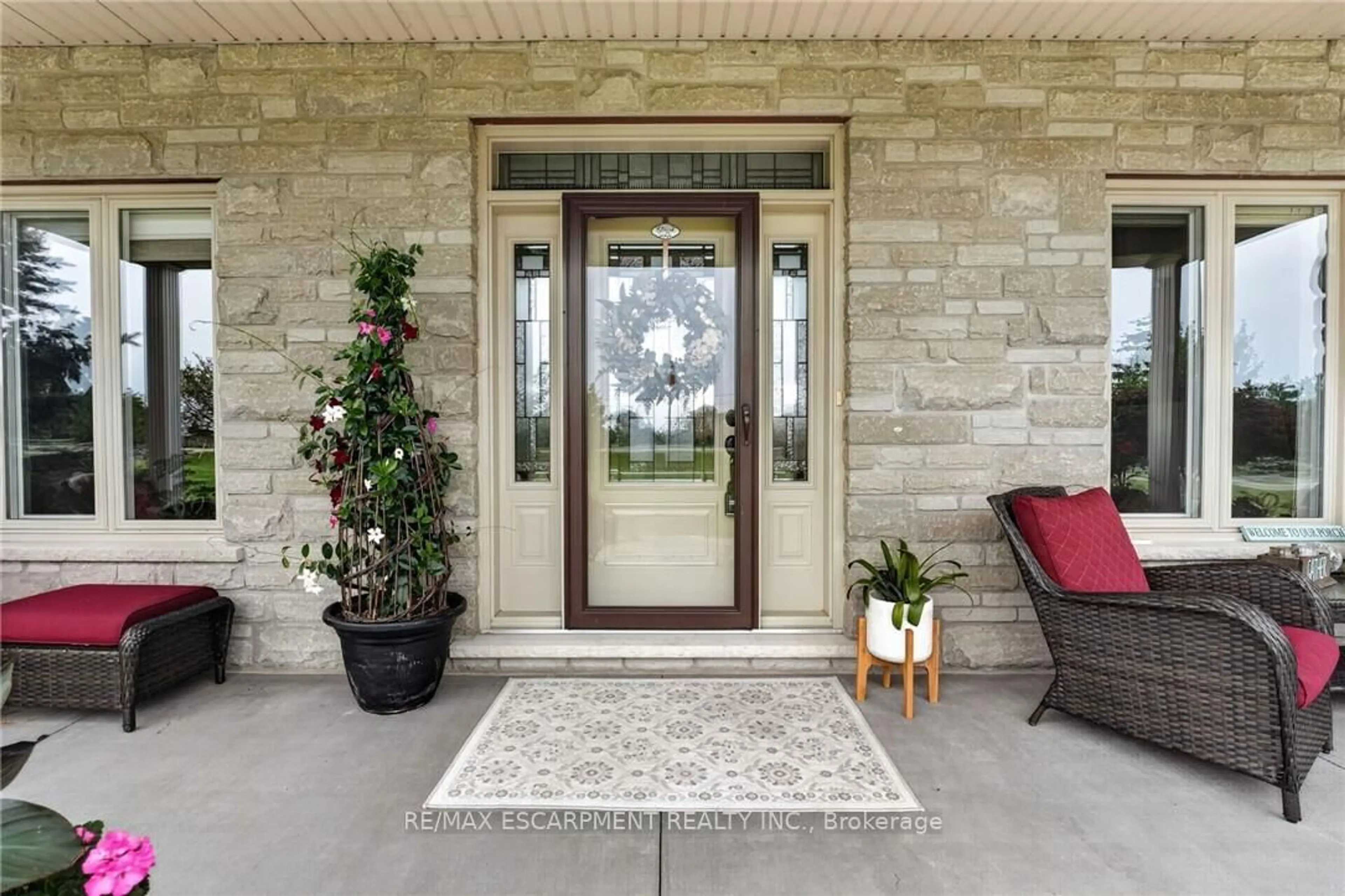 Indoor entryway for 846 Regional Road 27, West Lincoln Ontario L0R 2J0