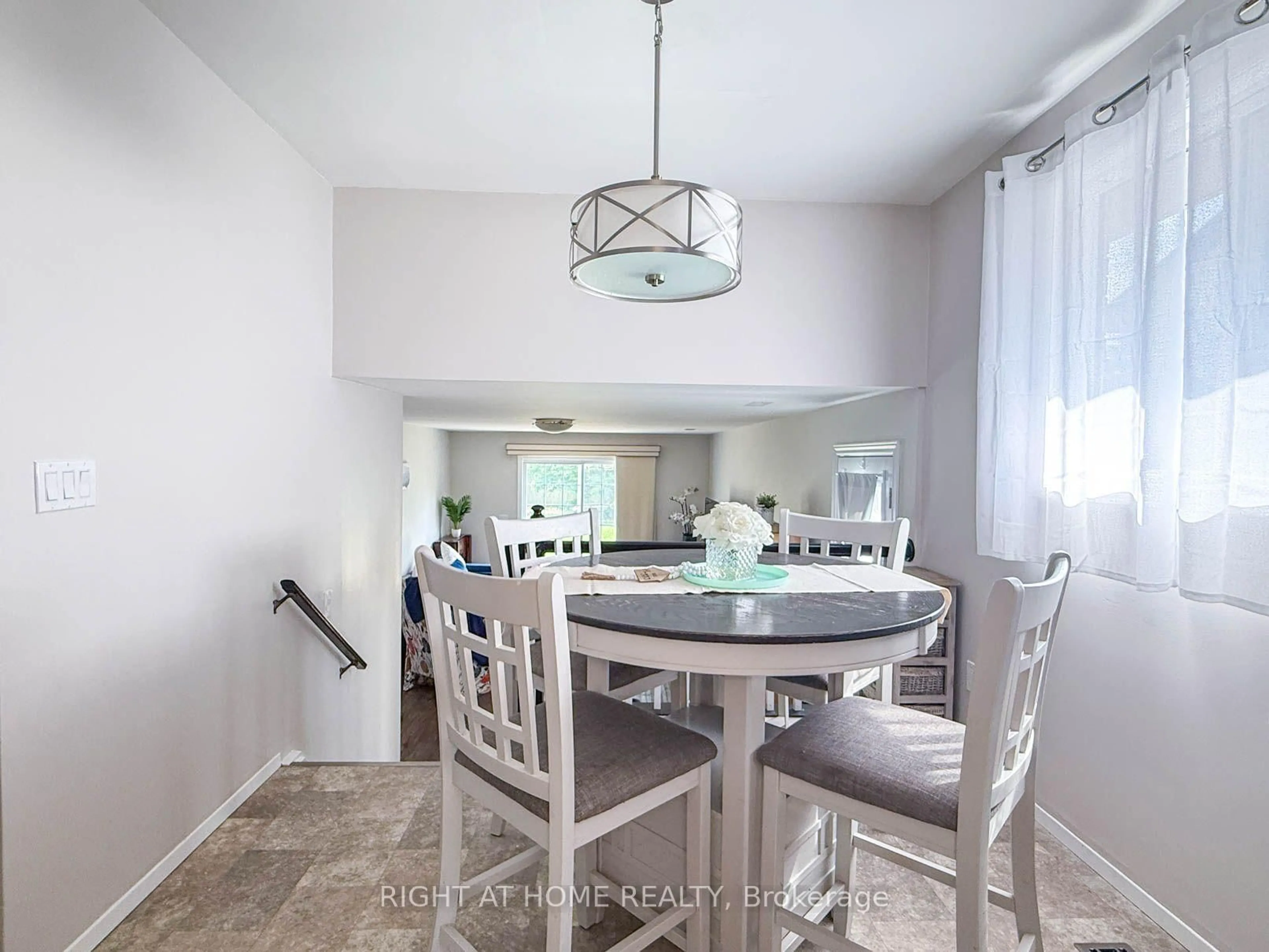 Dining room, unknown for 2623 Kaymar Cres, Sarnia Ontario N0N 1C0
