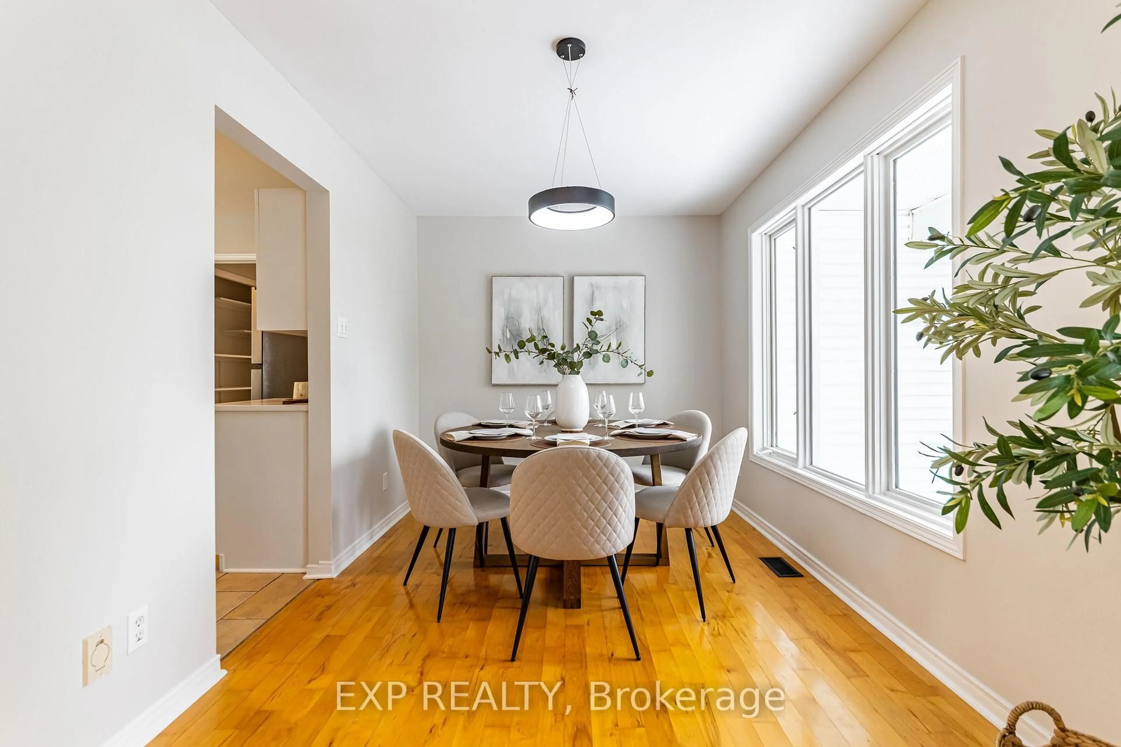 Dining room, wood/laminate floor for 511 Townline Rd, North Grenville Ontario K0G 1J0