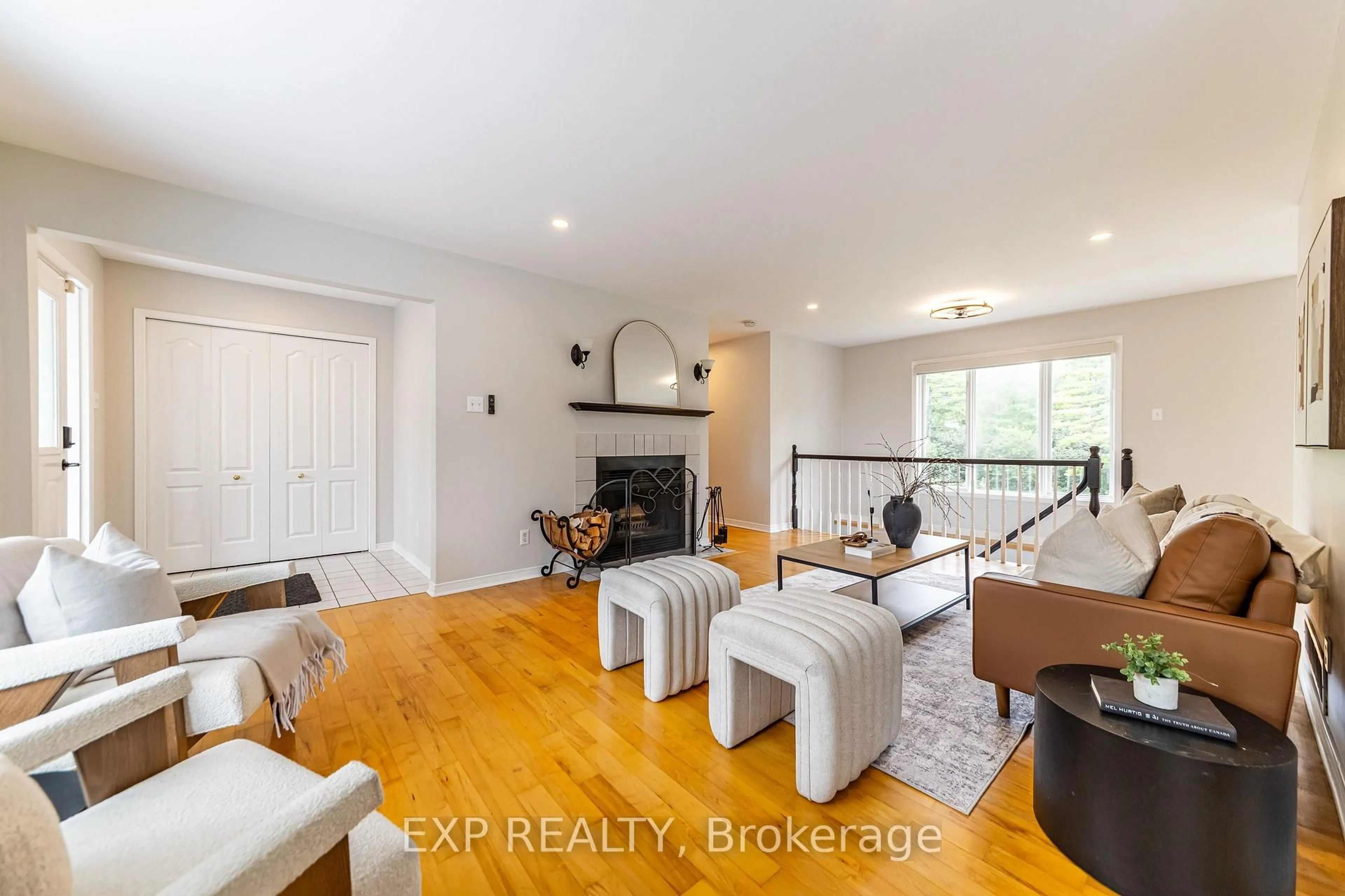 Living room with furniture, unknown for 511 Townline Rd, North Grenville Ontario K0G 1J0