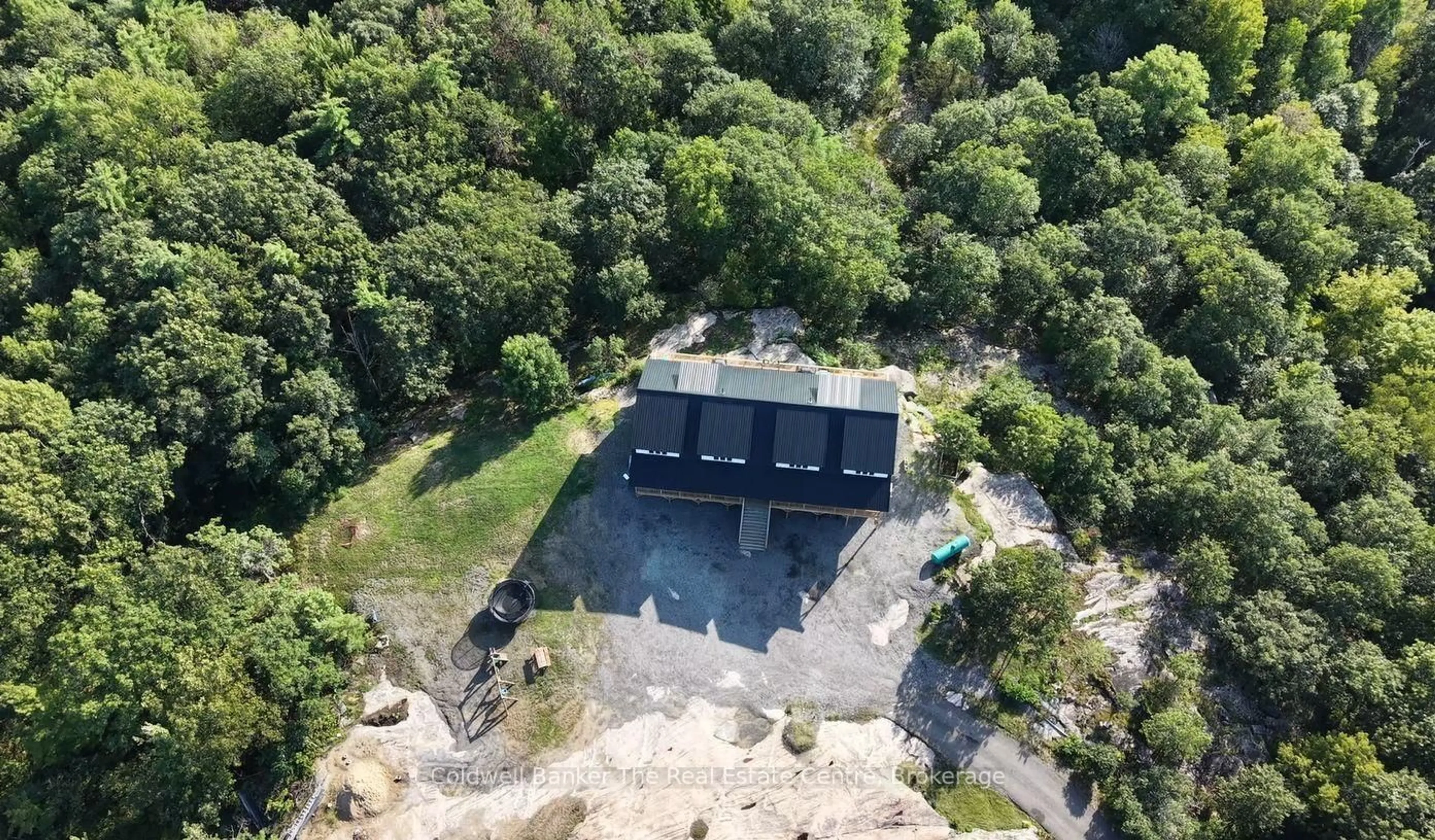 A pic from outside/outdoor area/front of a property/back of a property/a pic from drone, building for 1317 North Muldrew Lake Rd, Gravenhurst Ontario P1P 1V5