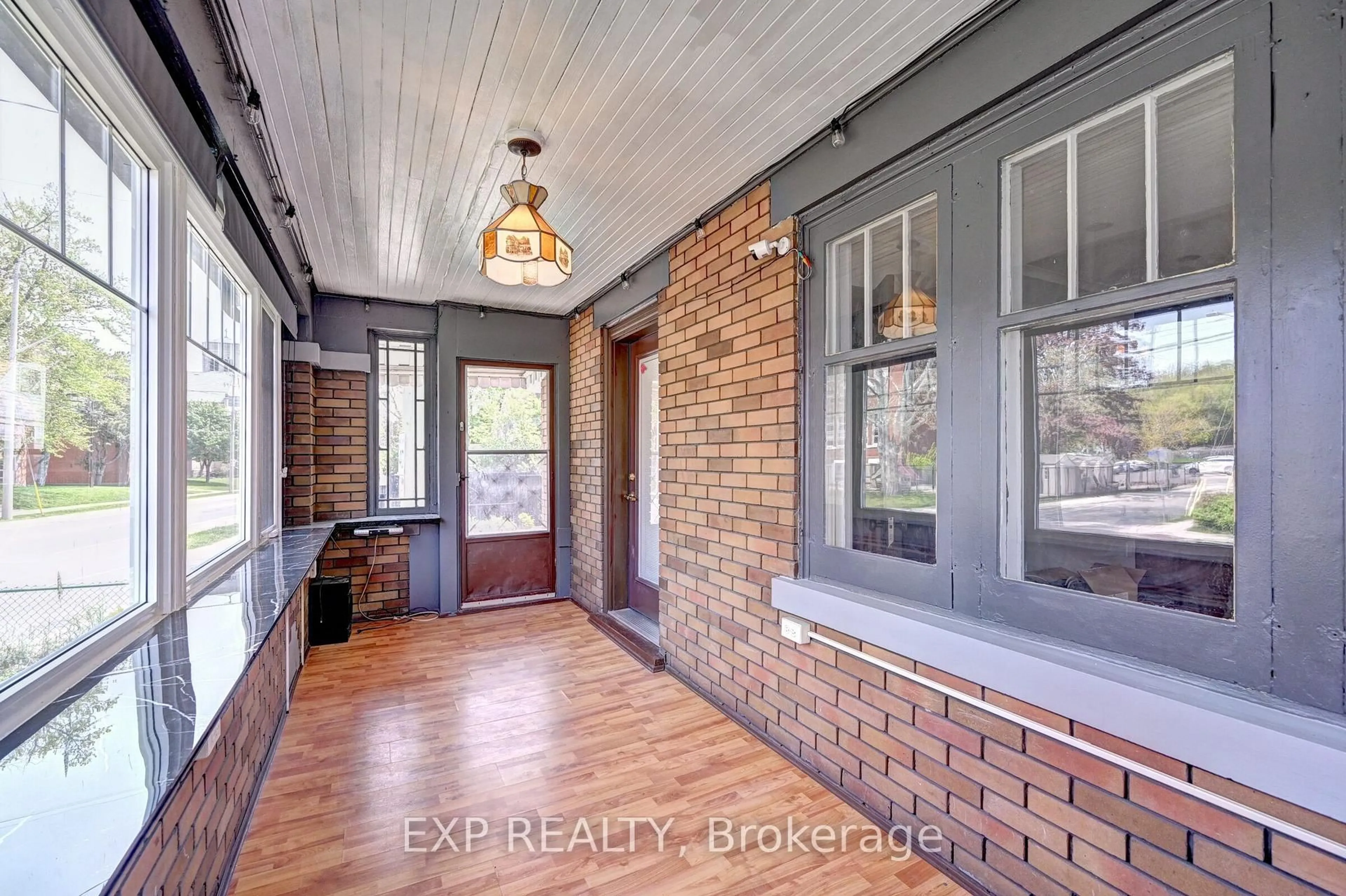 Indoor entryway for 147 Courtland Ave, Kitchener Ontario N2G 2T9
