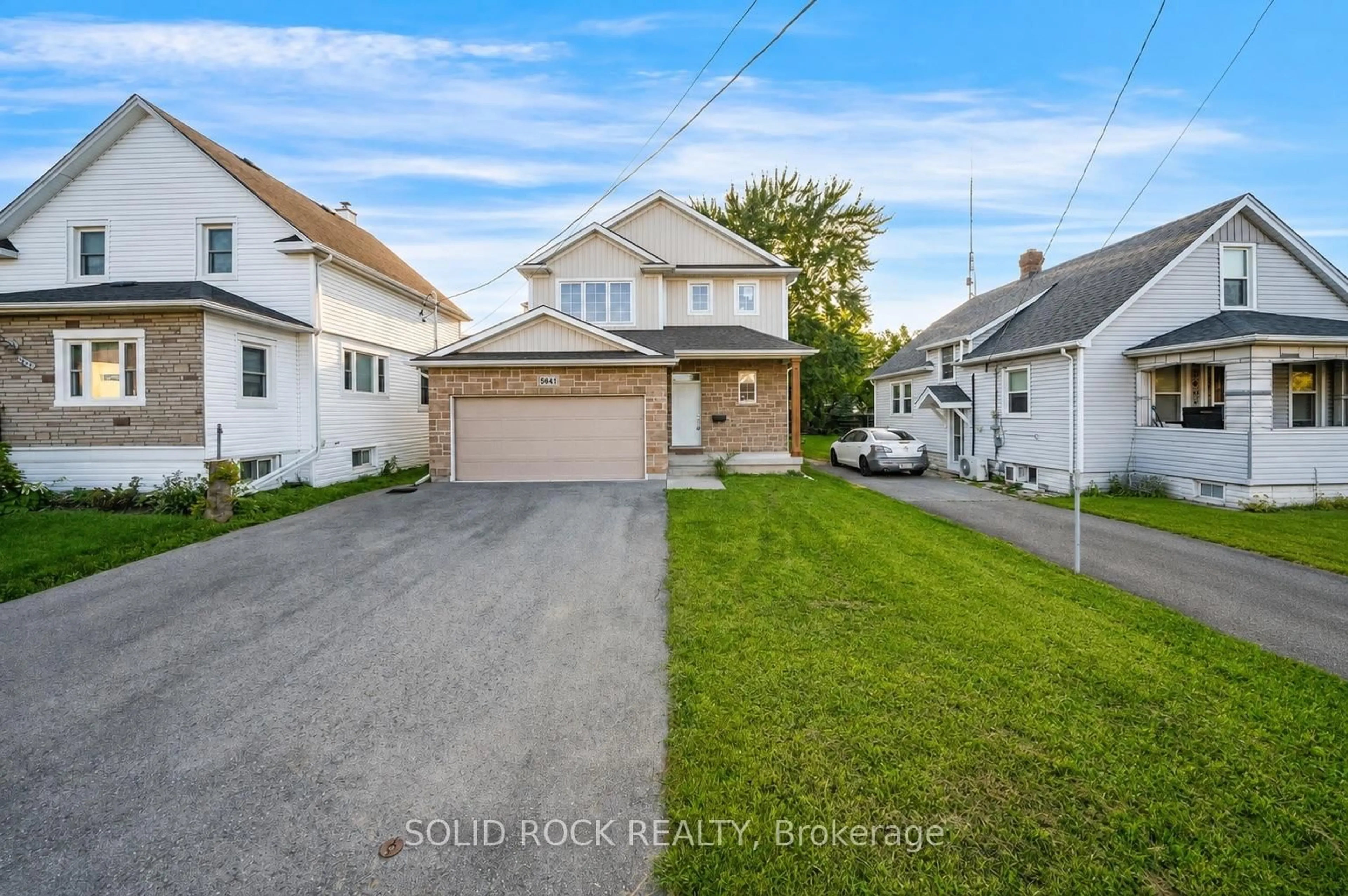 A pic from outside/outdoor area/front of a property/back of a property/a pic from drone, street for 5641 Temperance Ave, Niagara Falls Ontario L2G 4A3