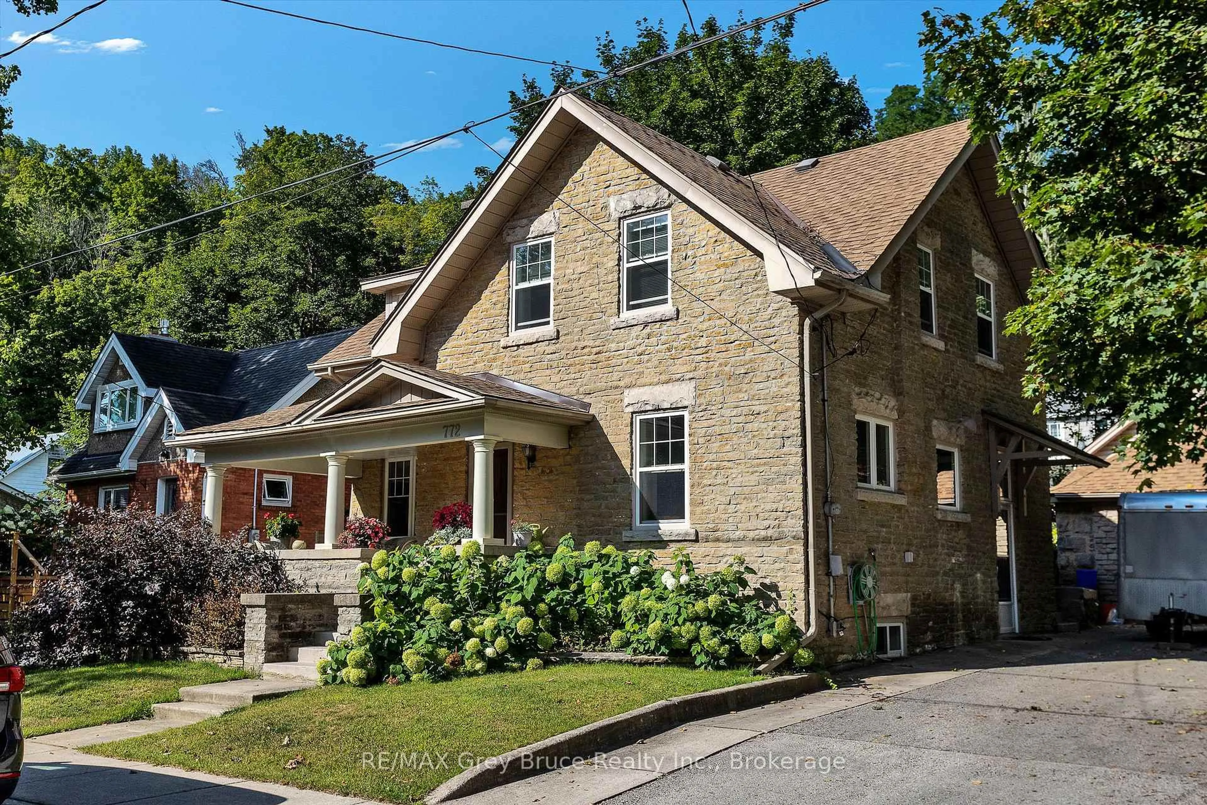Home with brick exterior material, street for 772 3rd Ave, Owen Sound Ontario N4K 4P3