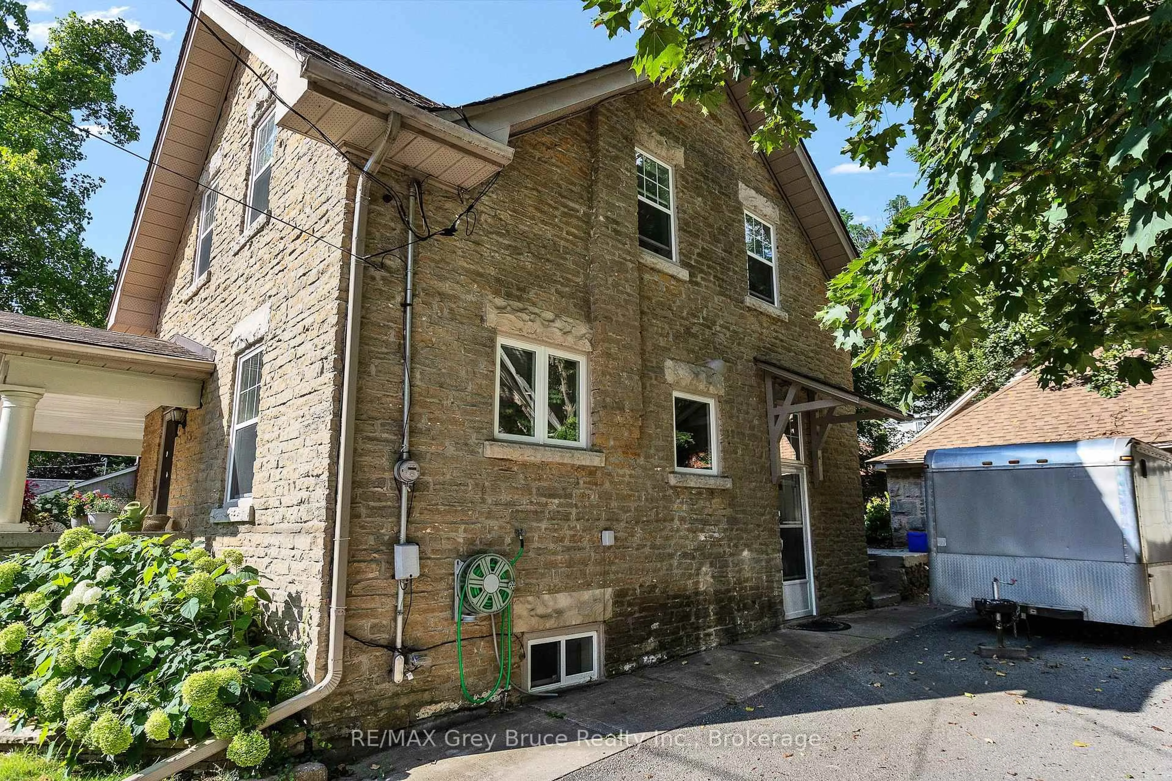 Home with brick exterior material, street for 772 3rd Ave, Owen Sound Ontario N4K 4P3