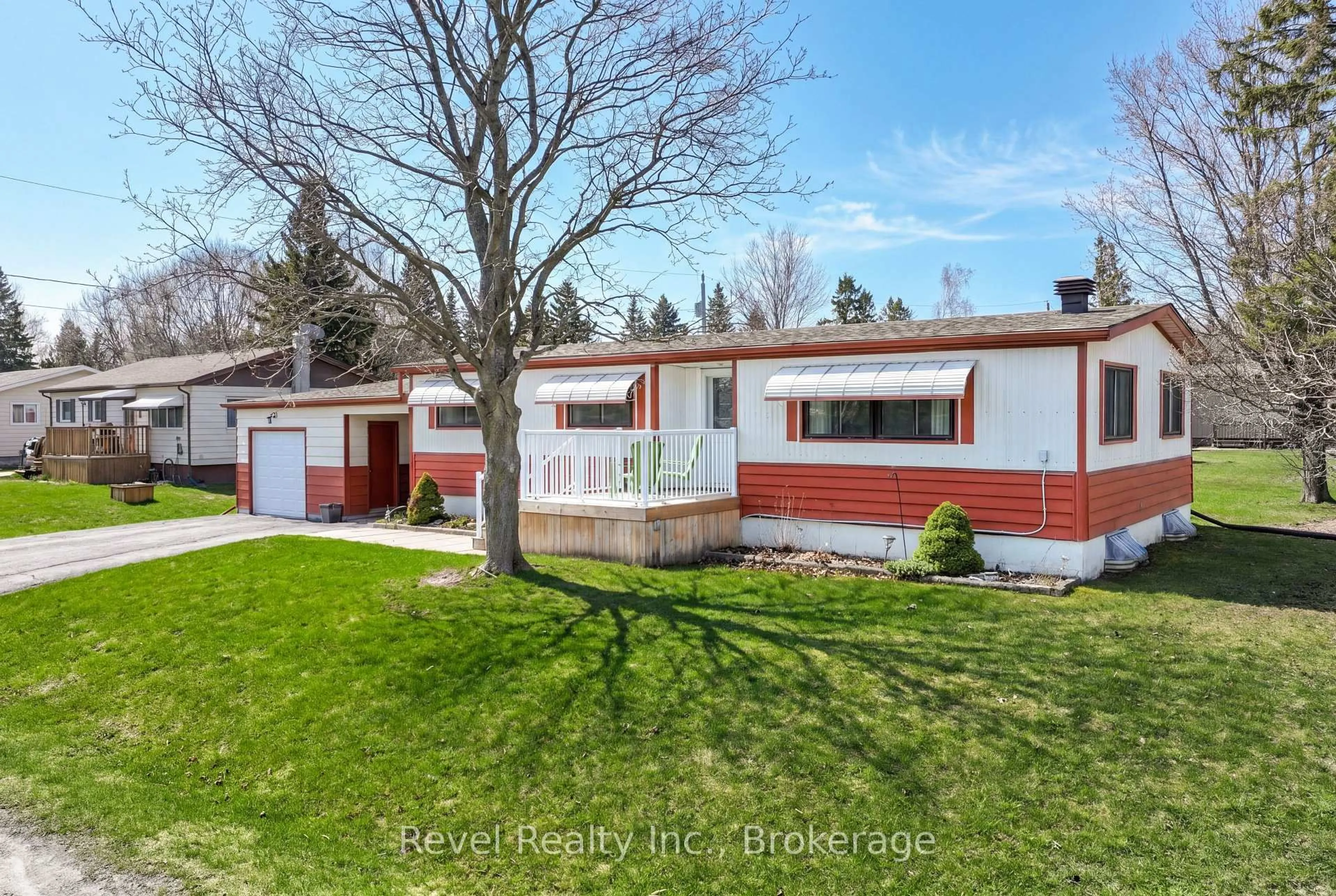 A pic from outside/outdoor area/front of a property/back of a property/a pic from drone, street for 7 Macal Dr, Kawartha Lakes Ontario K9V 0H5