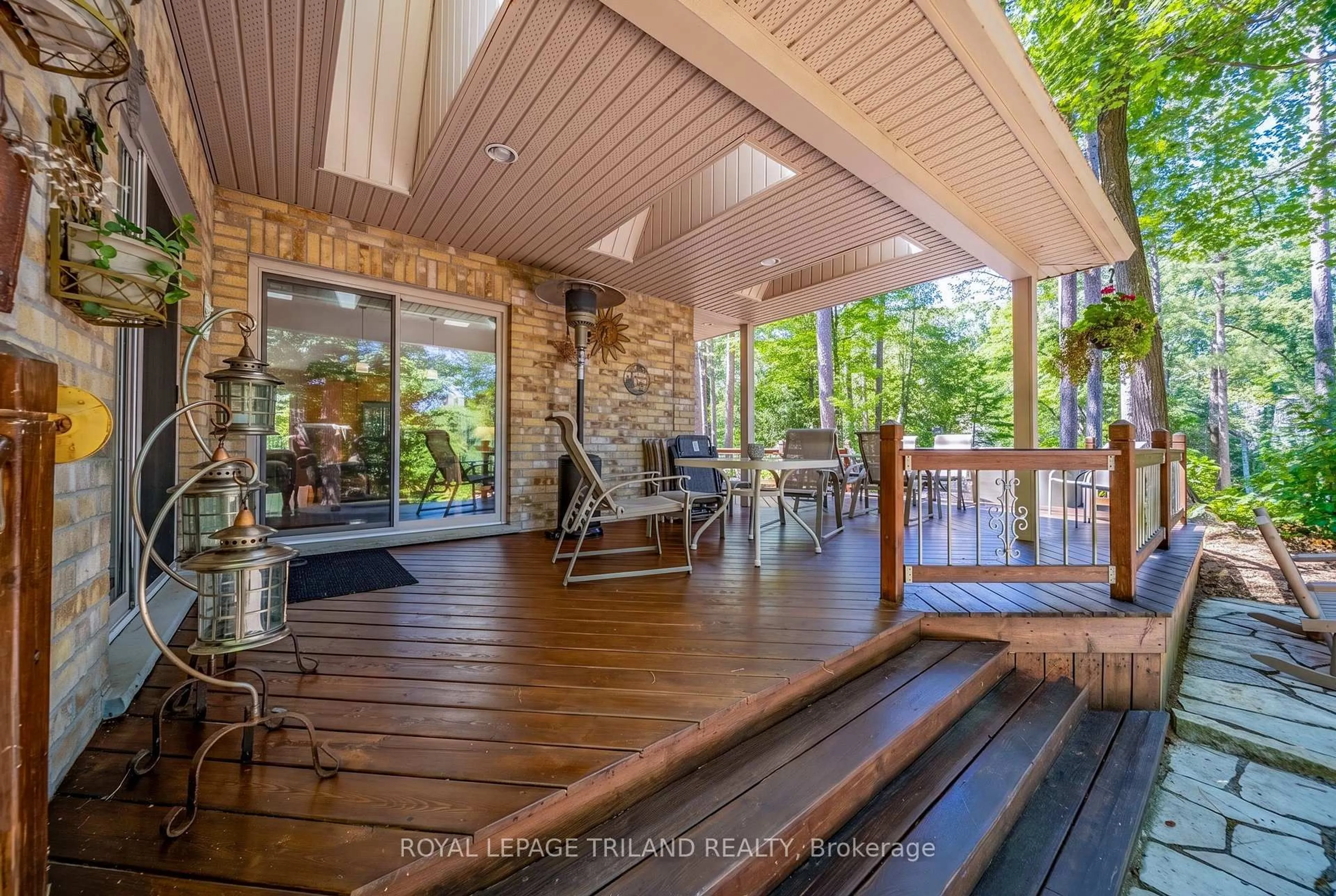 Patio, unknown for 9958 Riverview Rd, Lambton Shores Ontario N0M 1T0