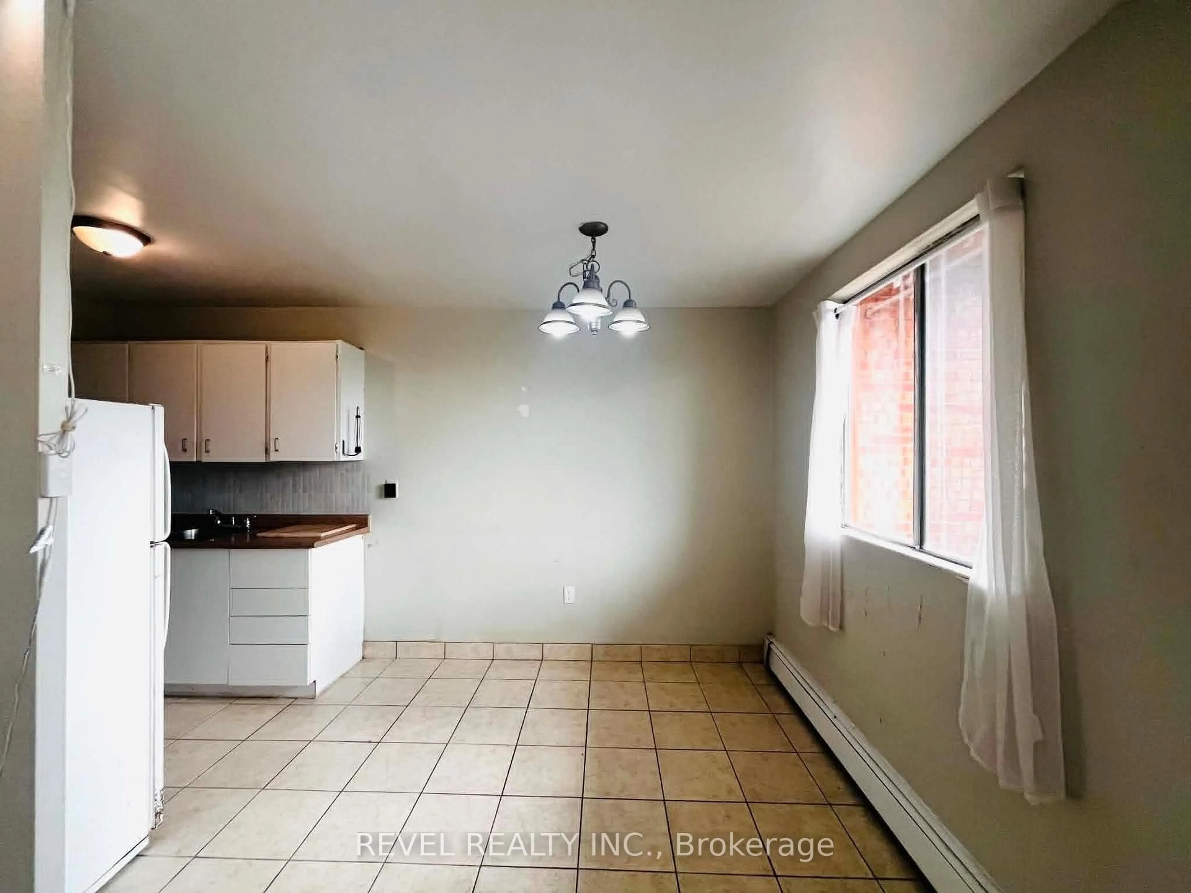 A pic of a room for 752 Kipps Lane #809, London East Ontario N5Y 4V4
