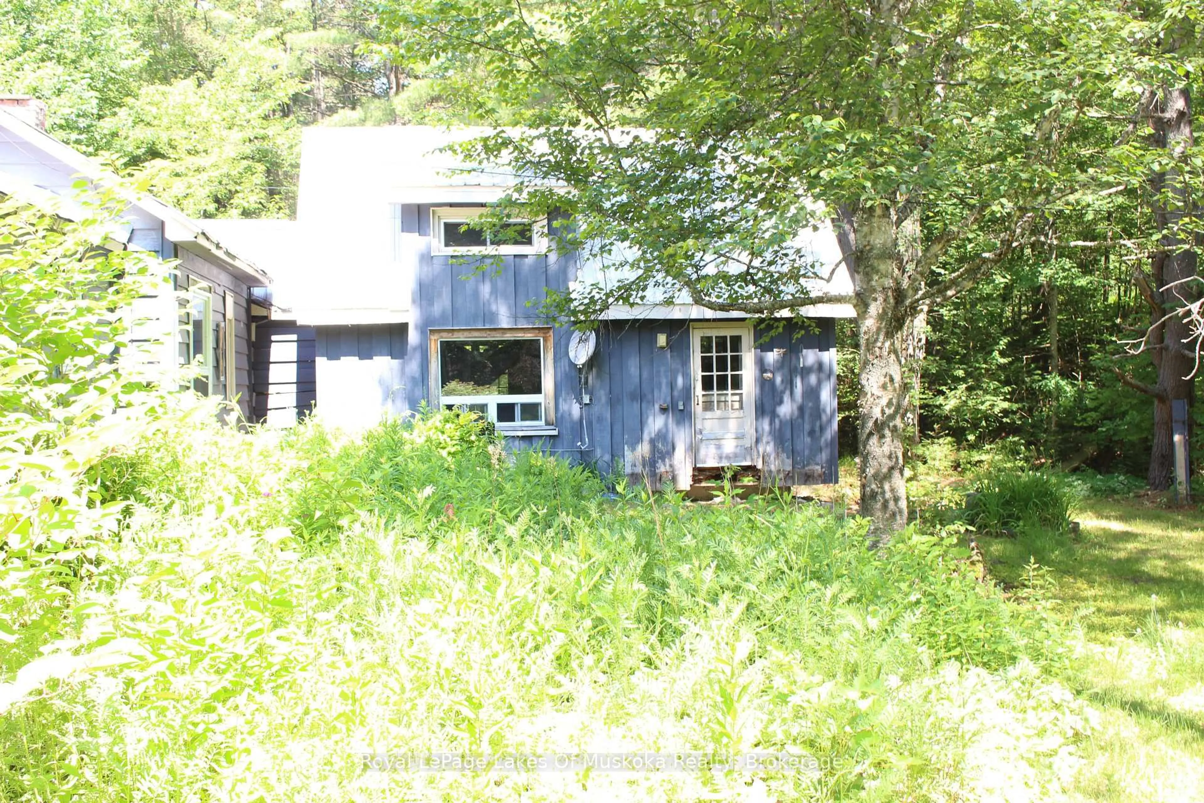 Shed for 2007 Brunel Rd, Huntsville Ontario P1H 2J3