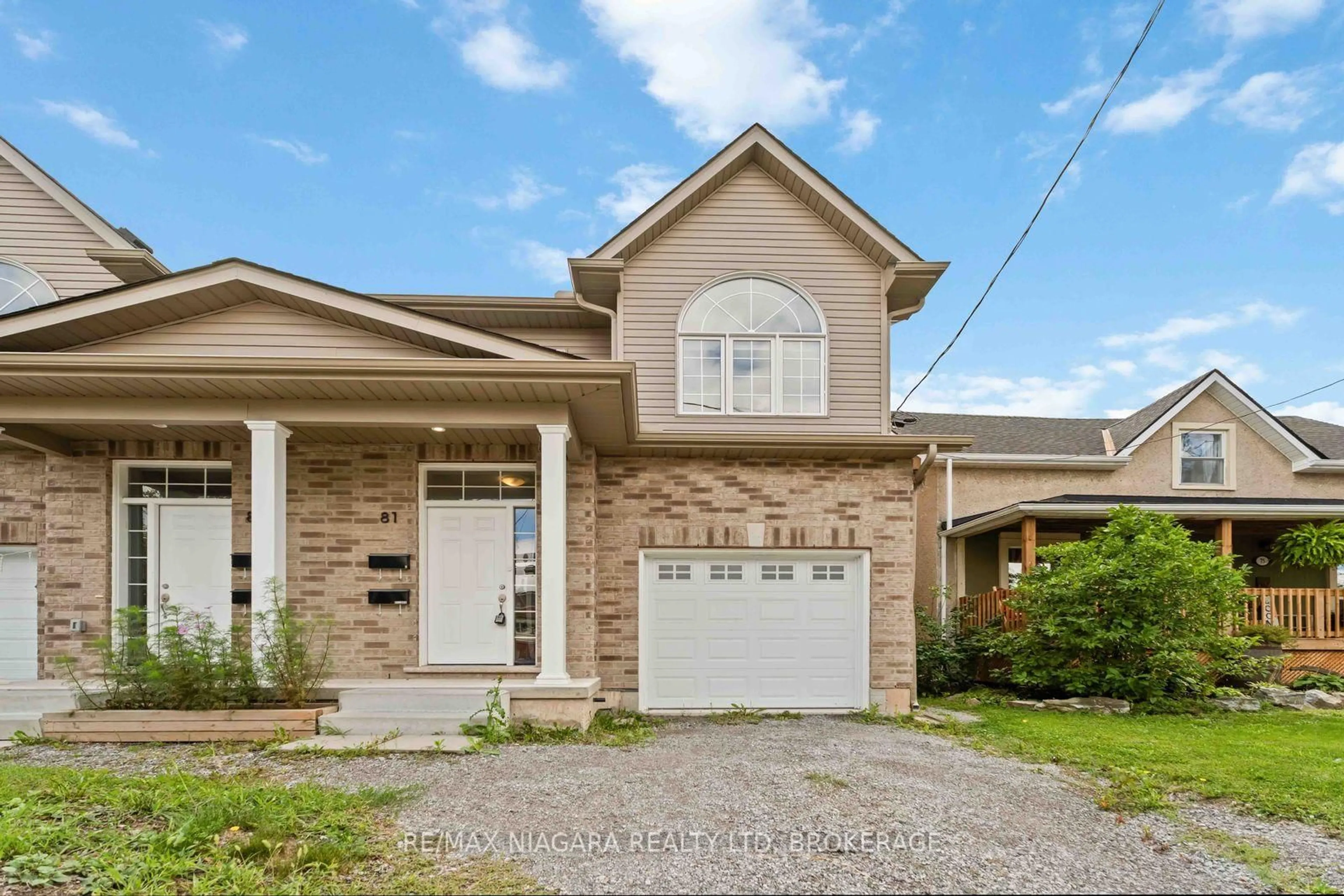 Home with brick exterior material, street for 81 Grove St, Welland Ontario L3B 4B3