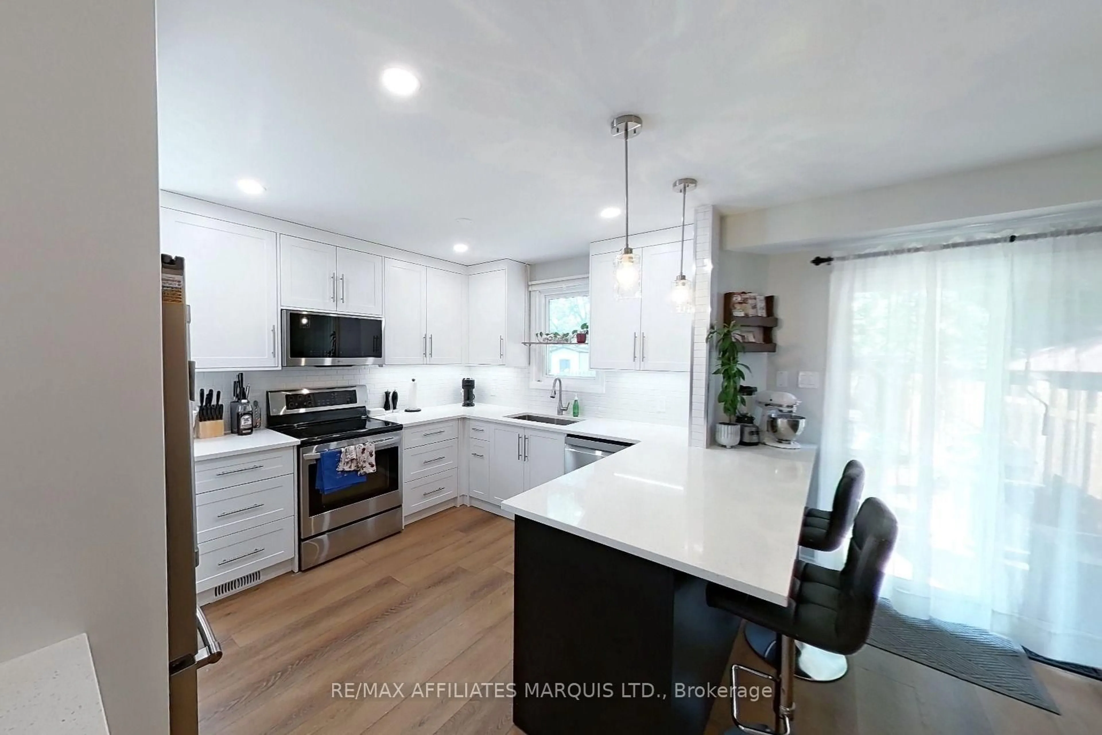Open concept kitchen, unknown for 21 Wellington St, Cornwall Ontario K6H 6W8