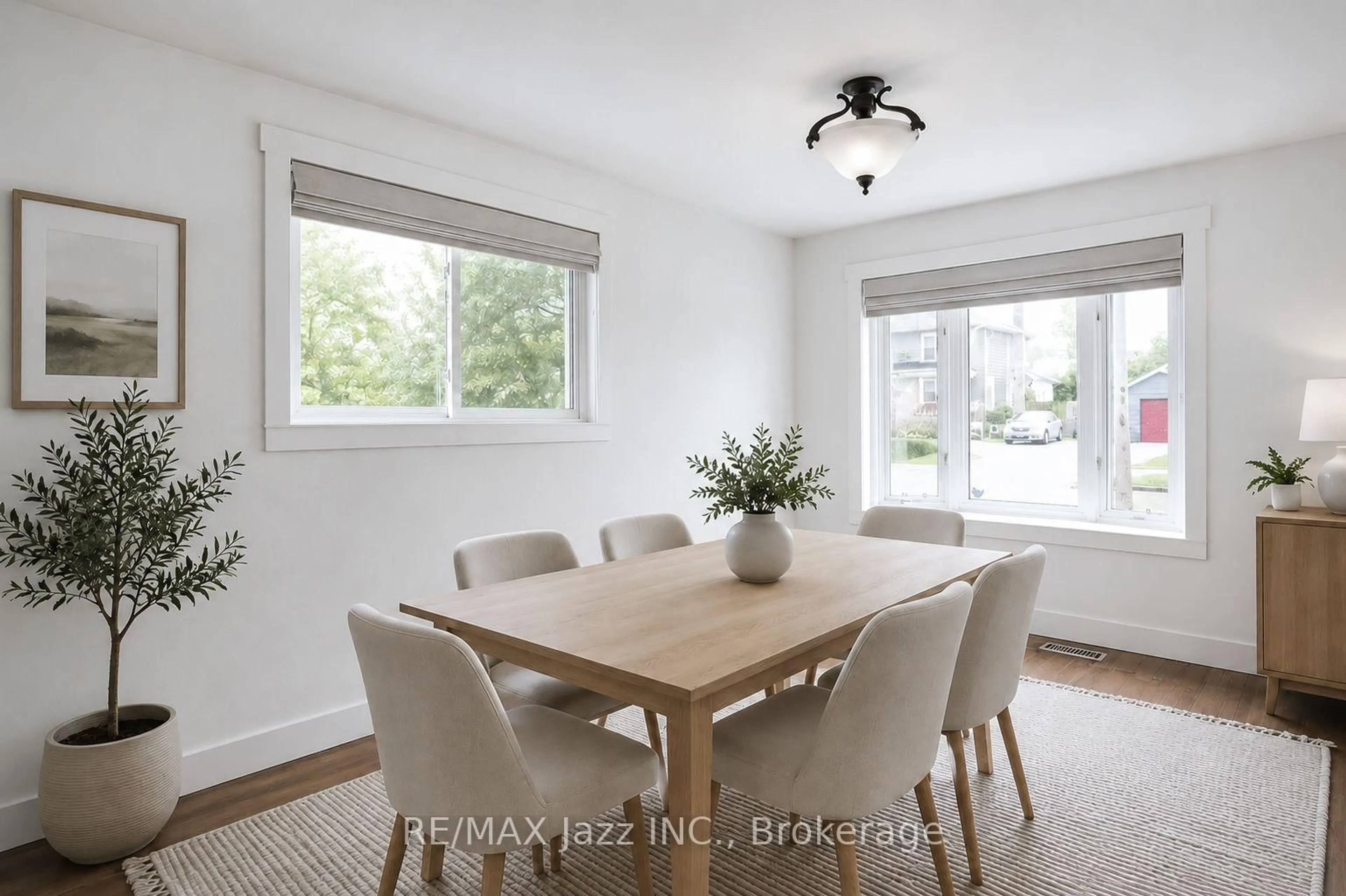 Dining room, wood/laminate floor for 159 Byron St, Quinte West Ontario K8V 2Y7