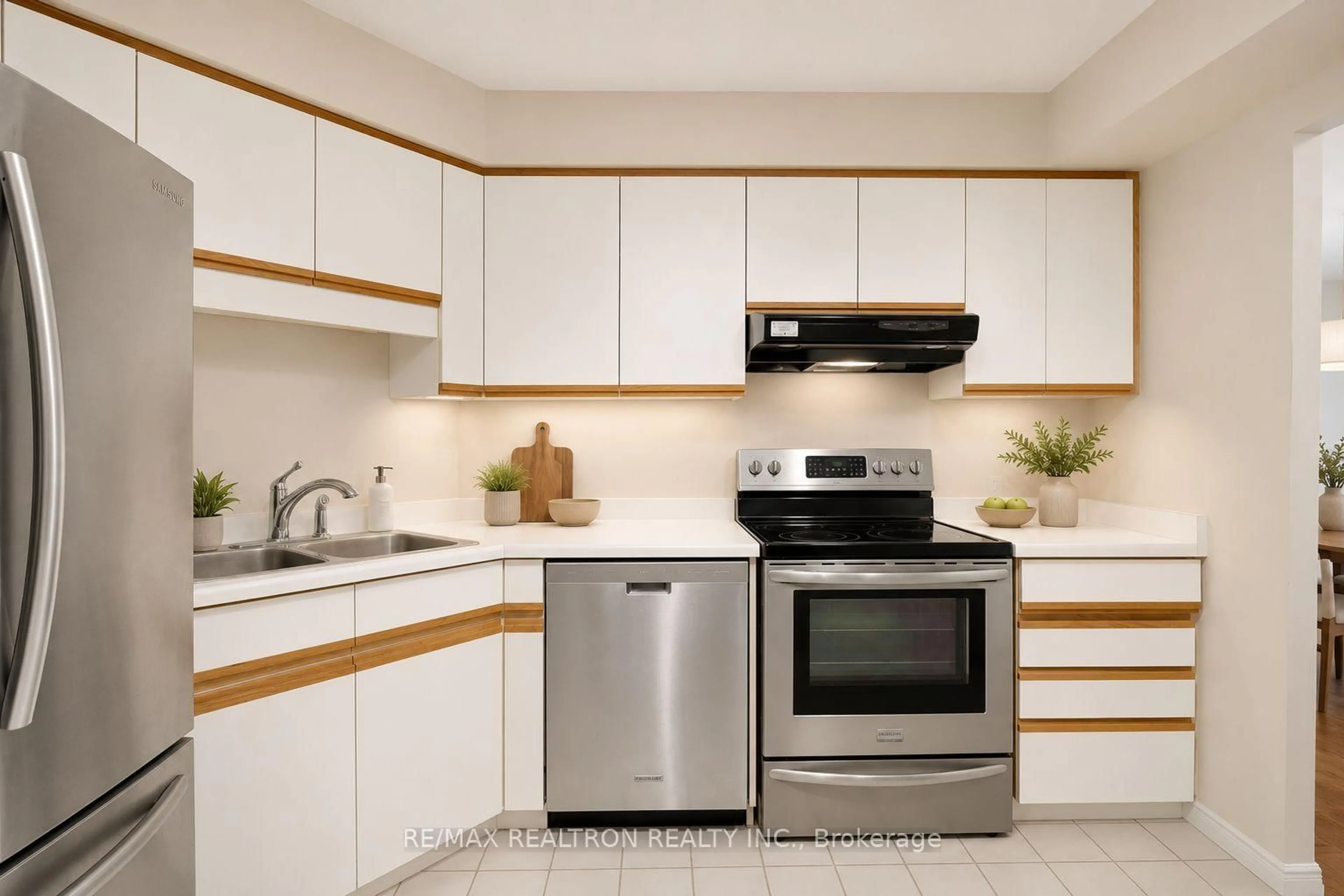 Standard kitchen, unknown for 695 Richmond St #1006, London East Ontario N6A 5M8