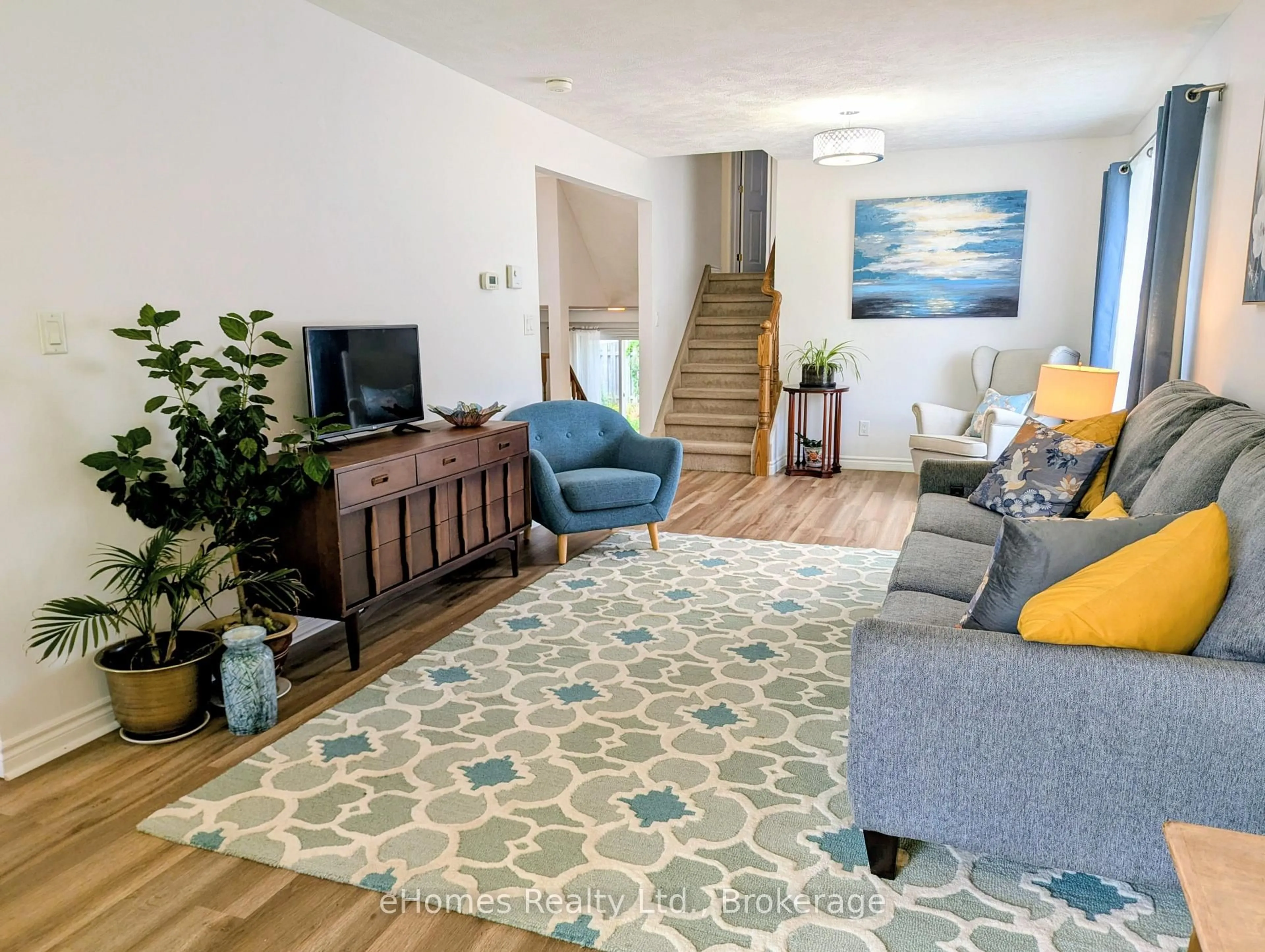 Living room with furniture, carpet floor for 206 2nd A St, Owen Sound Ontario N4K 6X3