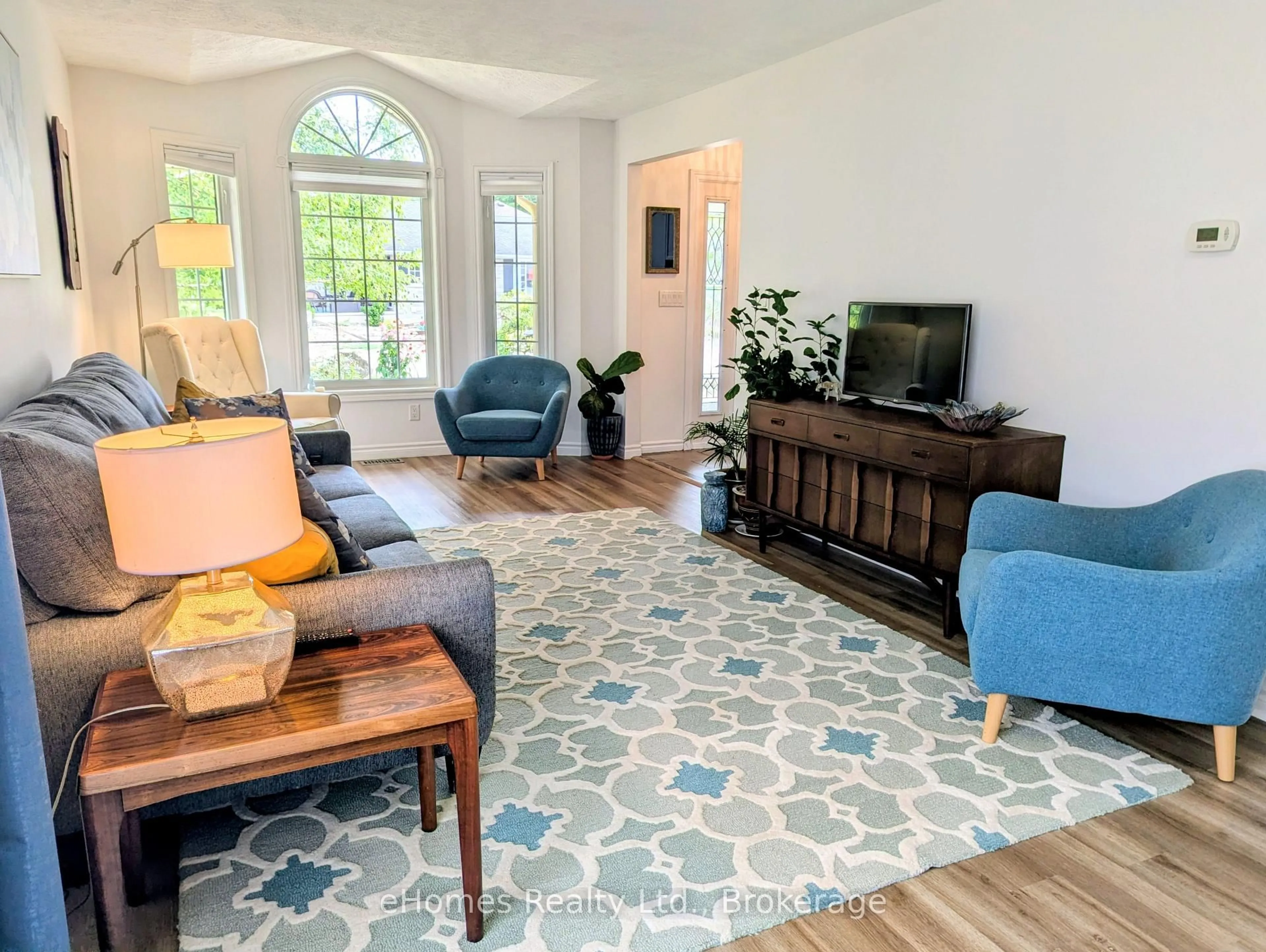 Living room with furniture, unknown for 206 2nd A St, Owen Sound Ontario N4K 6X3