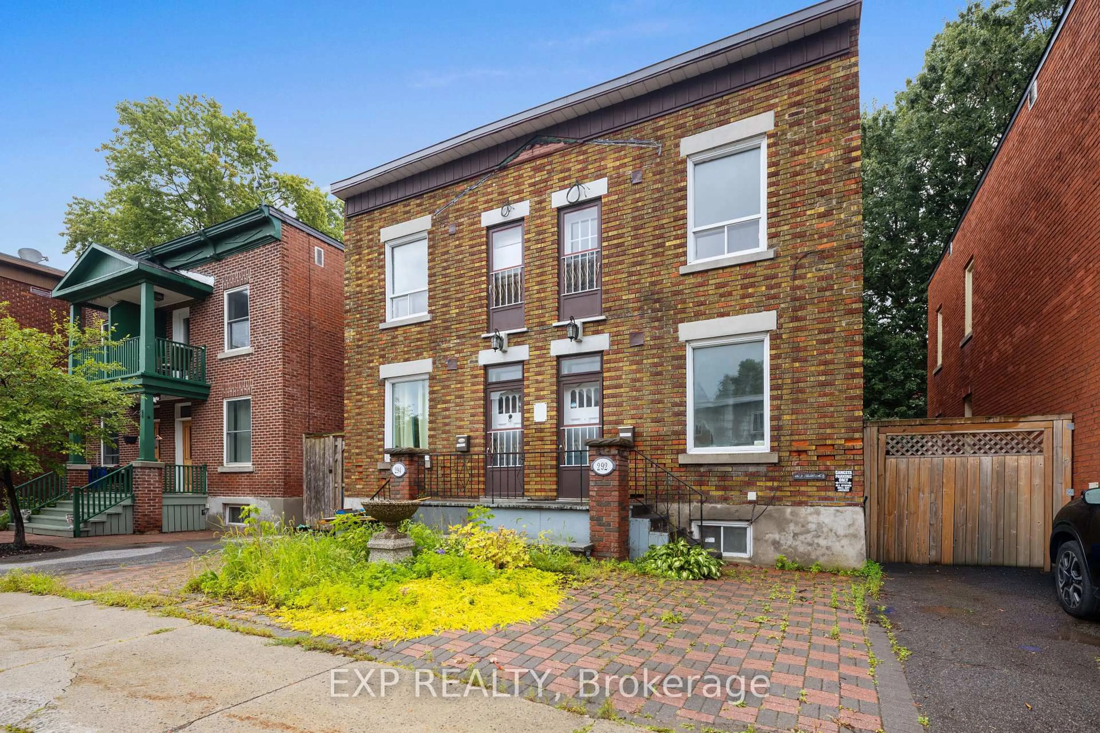 Home with brick exterior material, street for 292-294 Clarence St, Ottawa Ontario K1N 5R3