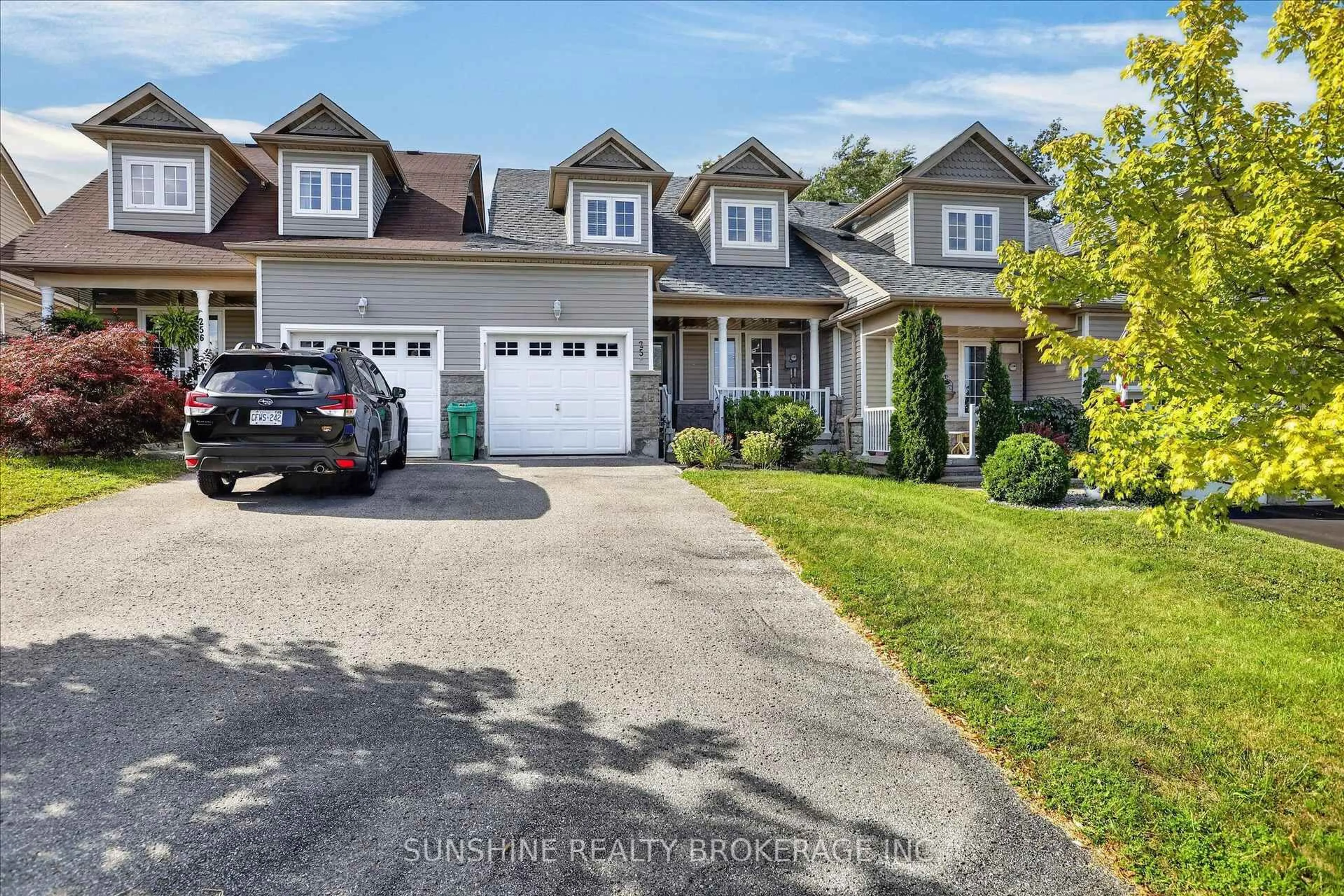 A pic from outside/outdoor area/front of a property/back of a property/a pic from drone, street for 254 TOBIN Crt, Peterborough Ontario K9J 7S7