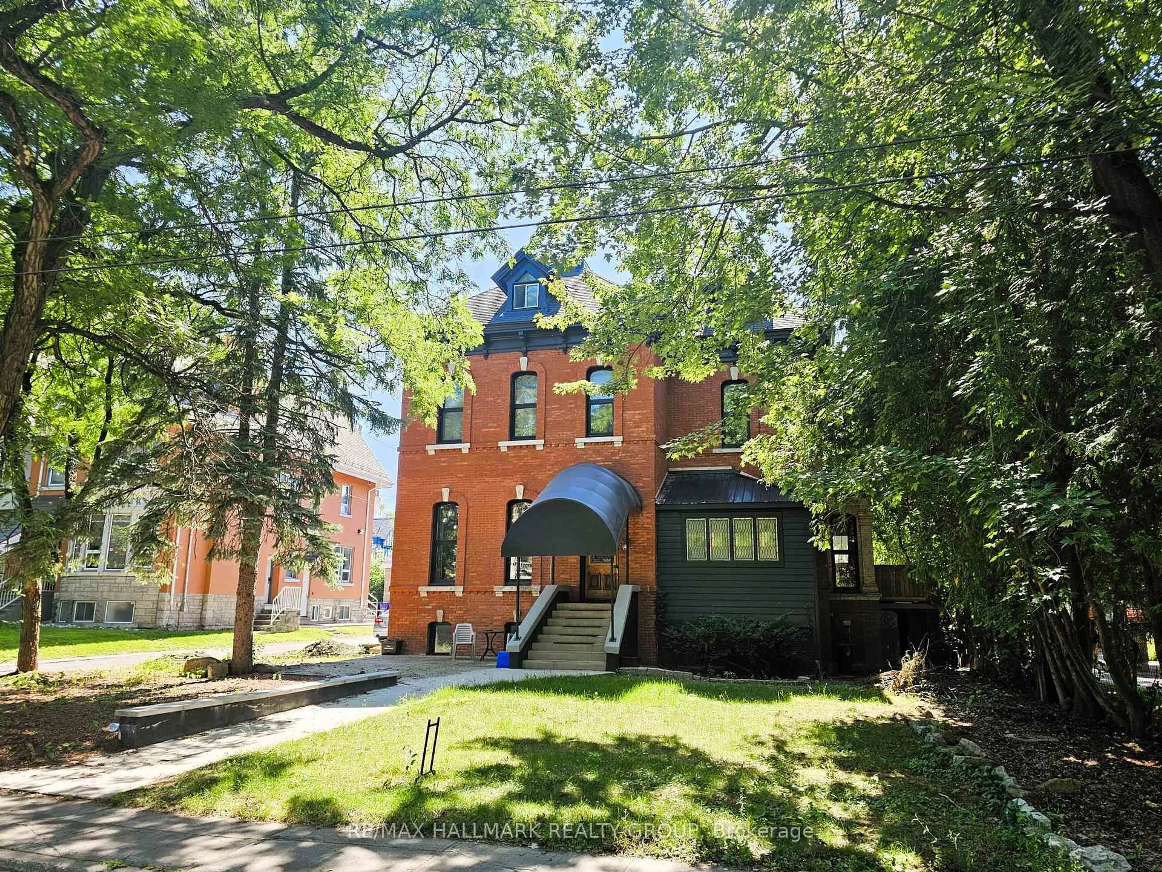 Unknown for 460 Wilbrod St, Ottawa Ontario K1N 6M8