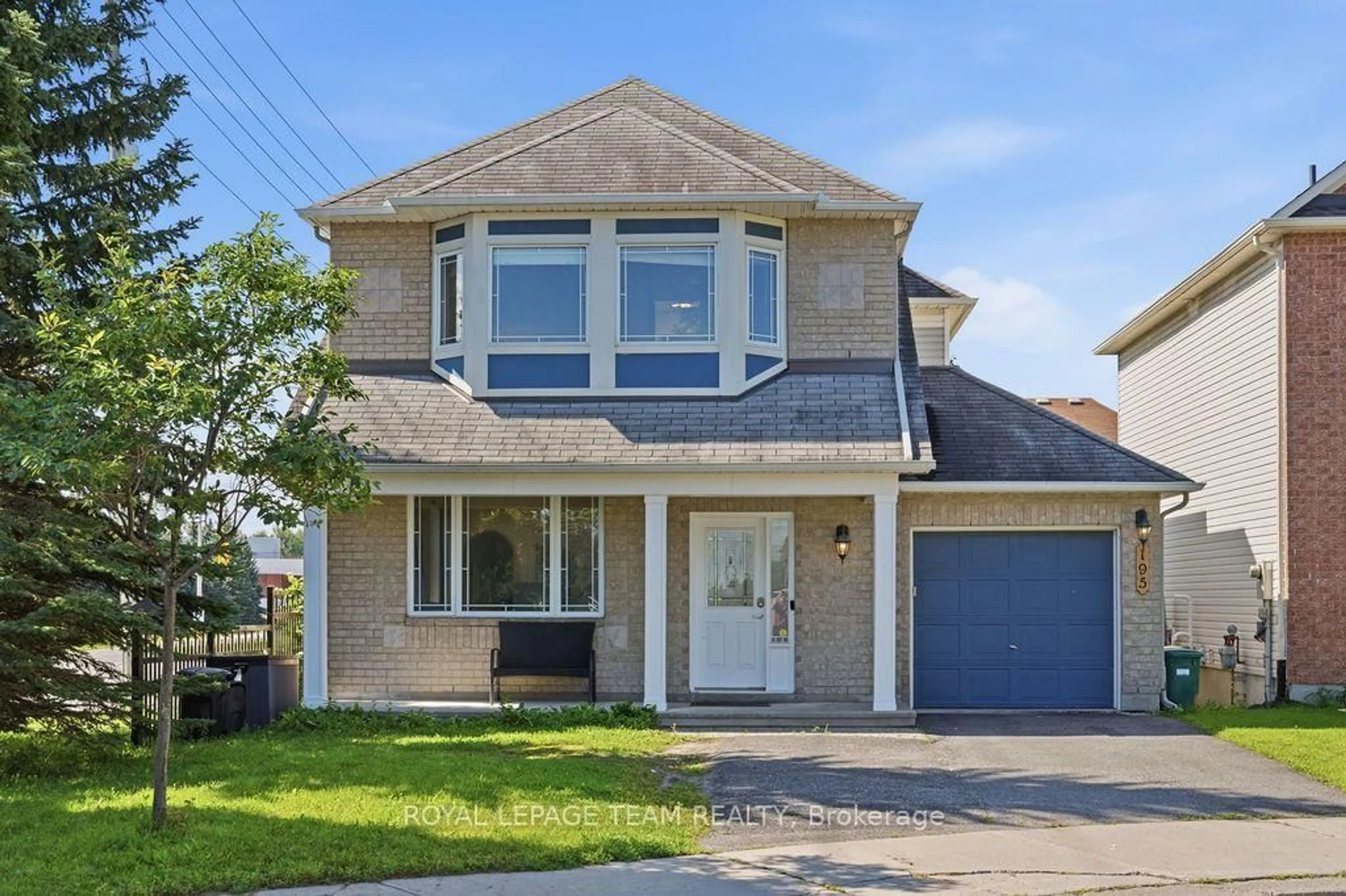 Home with vinyl exterior material, street for 195 HARBOUR VIEW St, Ottawa Ontario K2G 7B2
