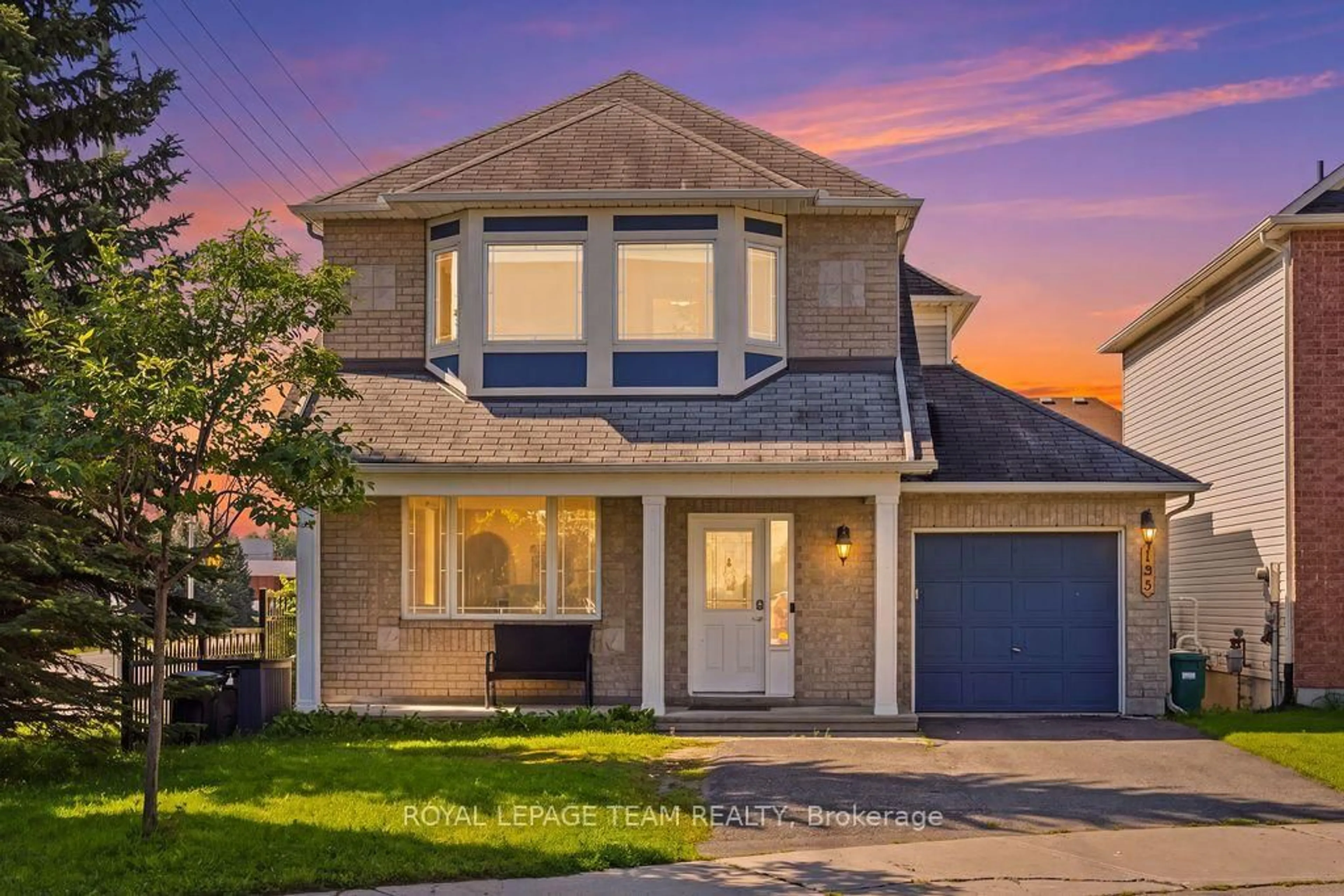 Home with vinyl exterior material, street for 195 HARBOUR VIEW St, Ottawa Ontario K2G 7B2