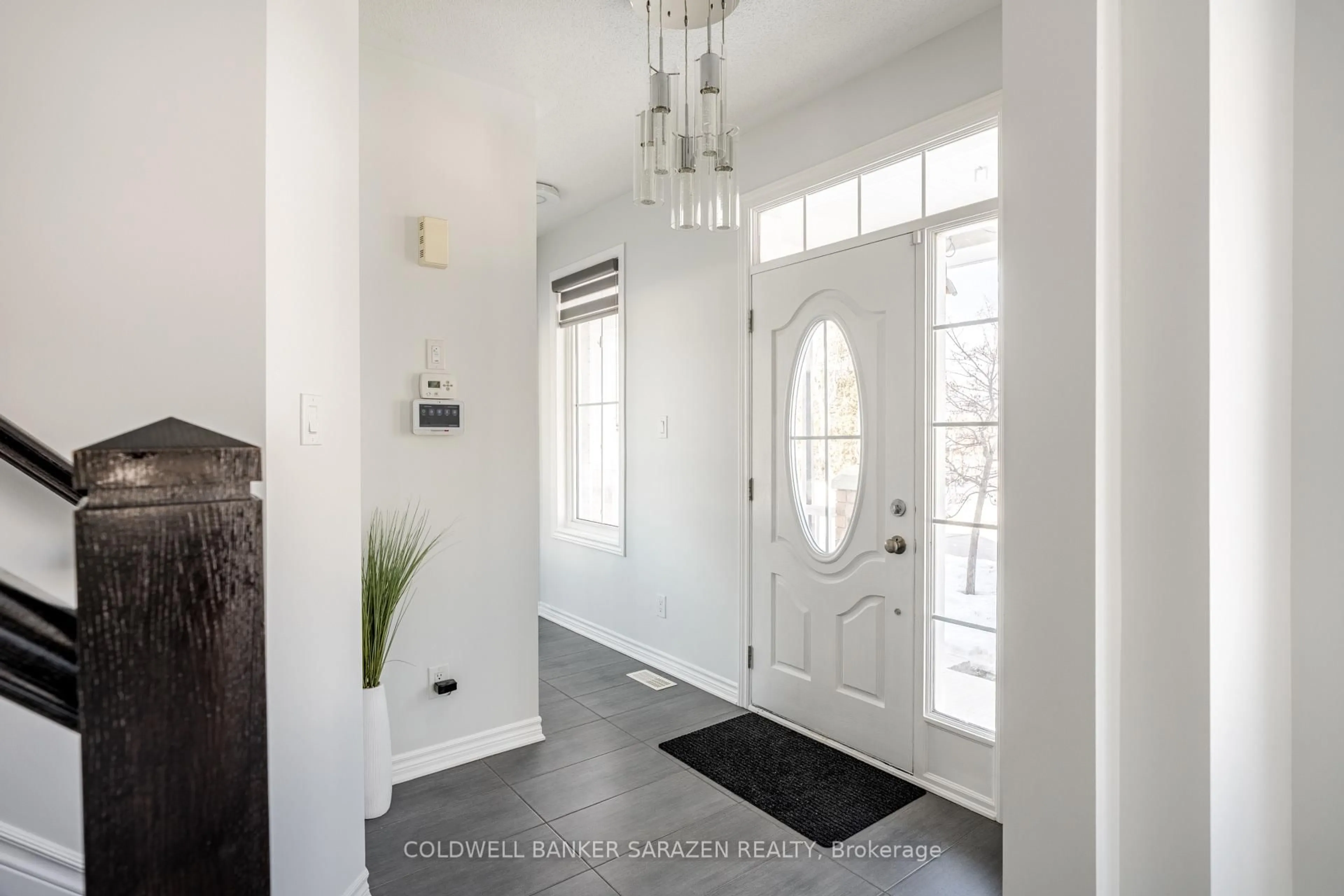 Indoor entryway for 677 Broad Cove Cres, Ottawa Ontario K2J 6H6