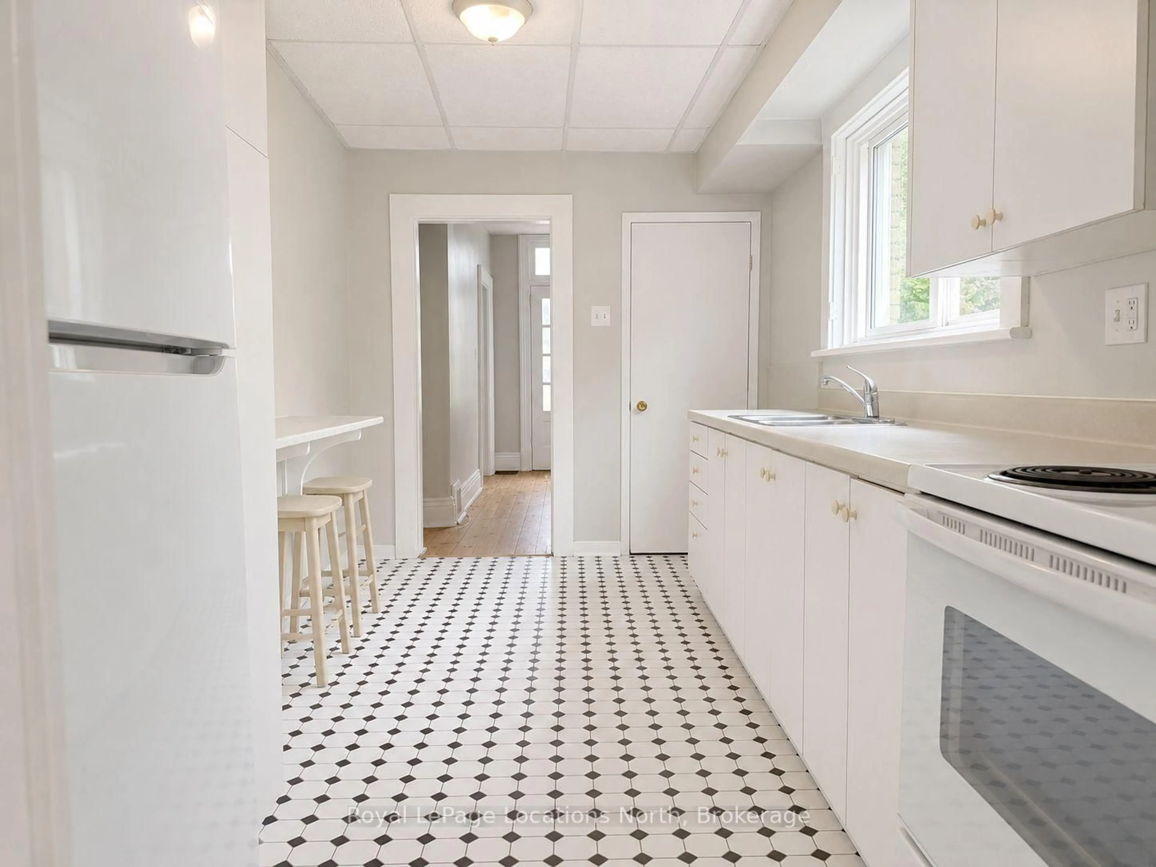 Standard kitchen, ceramic/tile floor for 675 Stewart St, Peterborough Ontario K9H 4C5