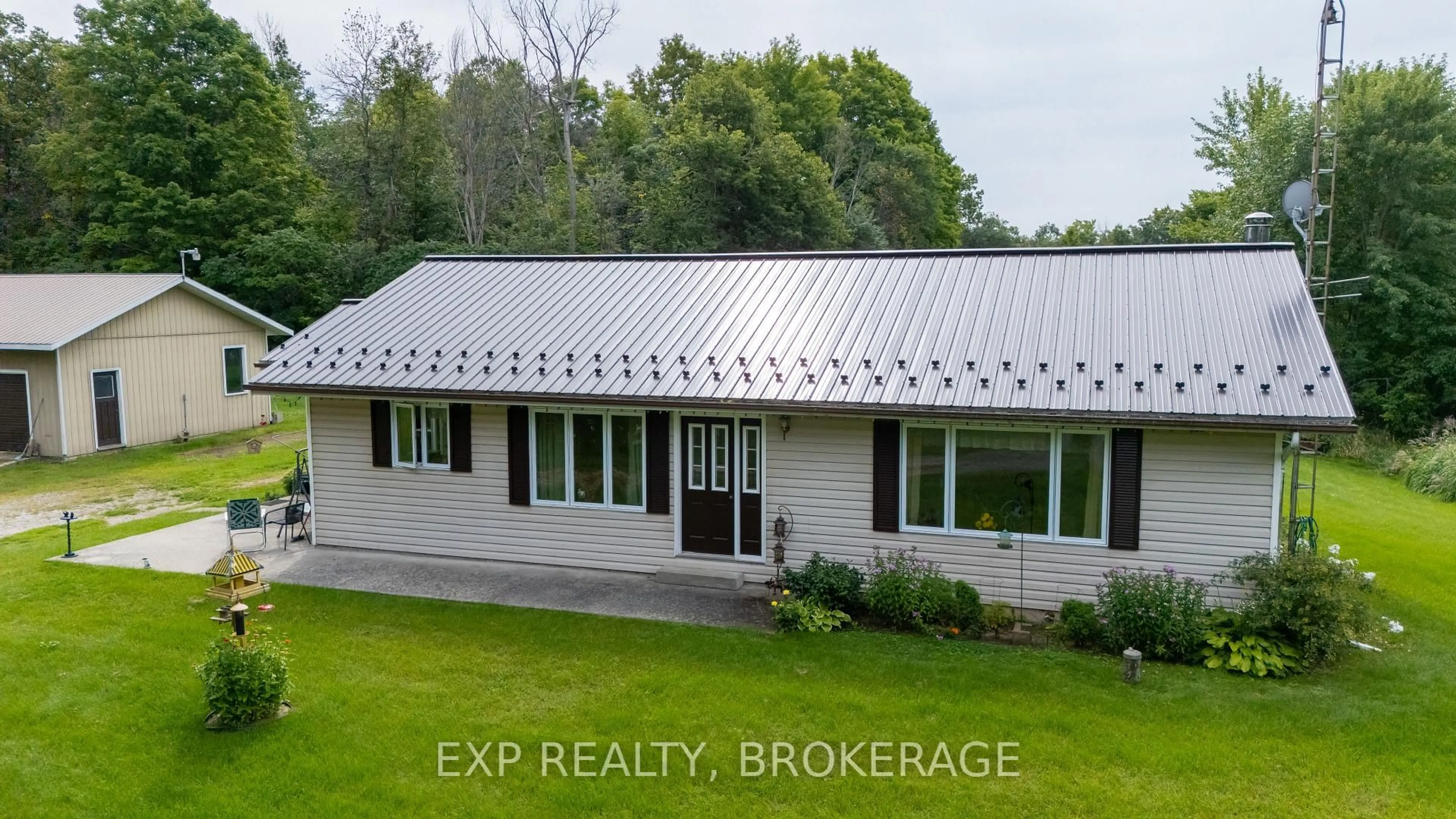 A pic from outside/outdoor area/front of a property/back of a property/a pic from drone, building for 279 Munro Rd, Maberly Ontario K0H 2B0
