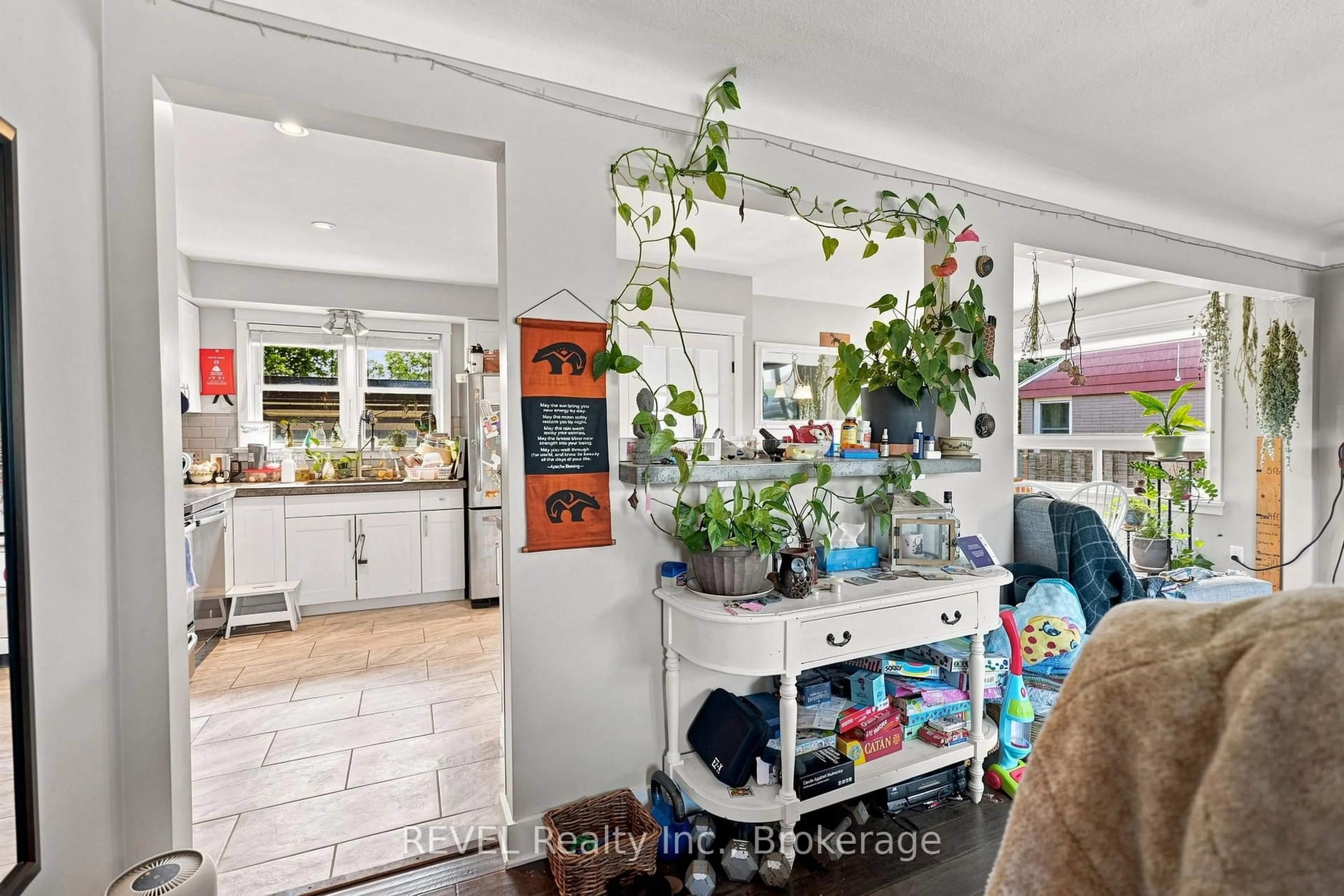 Open concept kitchen, unknown for 14 Gram Ave, Welland Ontario L3C 1H3