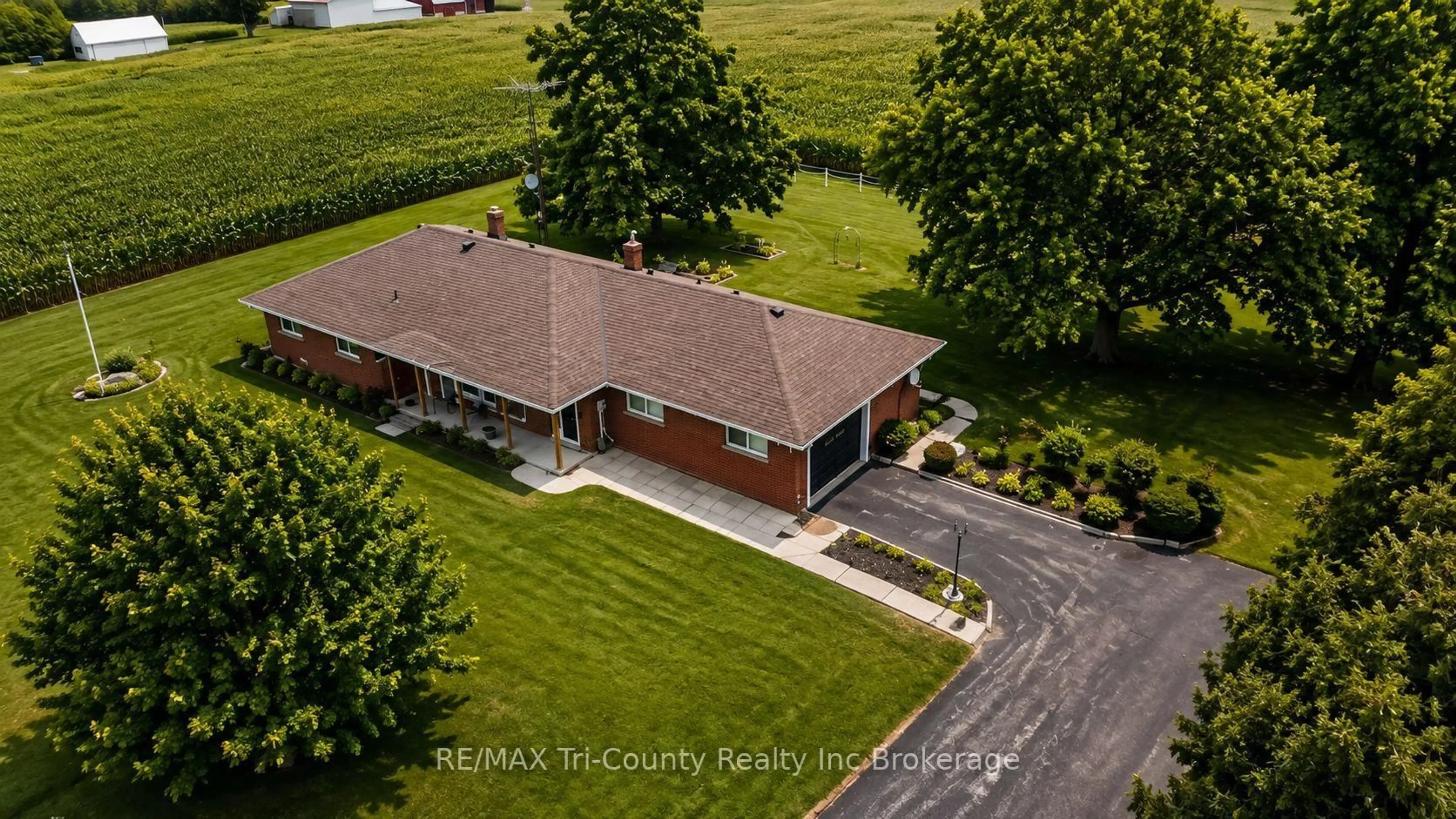 A pic from outside/outdoor area/front of a property/back of a property/a pic from drone, water/lake/river/ocean view for 568 7th Concession ENR Rd, Norfolk Ontario N0E 1C0