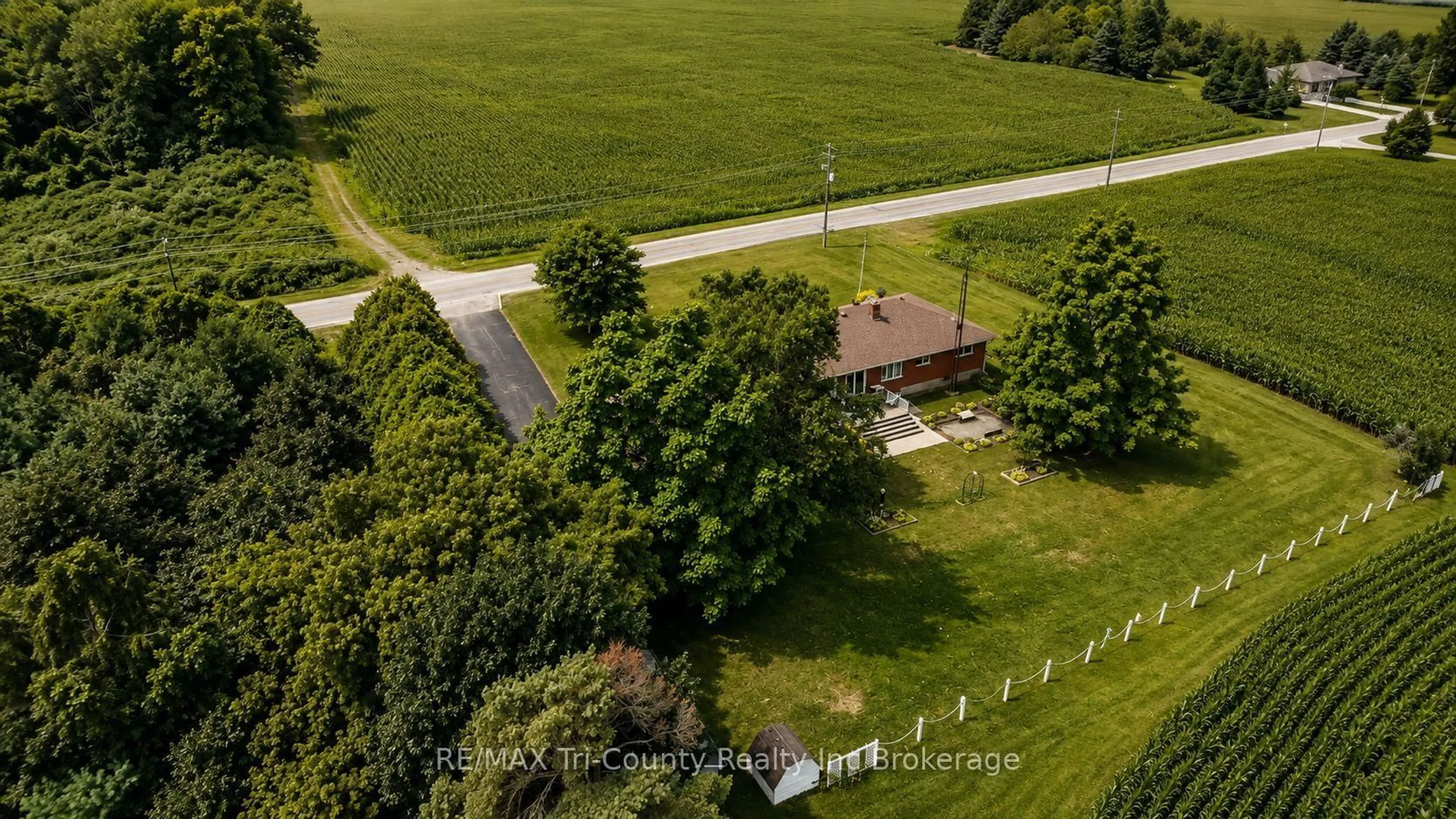 A pic from outside/outdoor area/front of a property/back of a property/a pic from drone, unknown for 568 7th Concession ENR Rd, Norfolk Ontario N0E 1C0