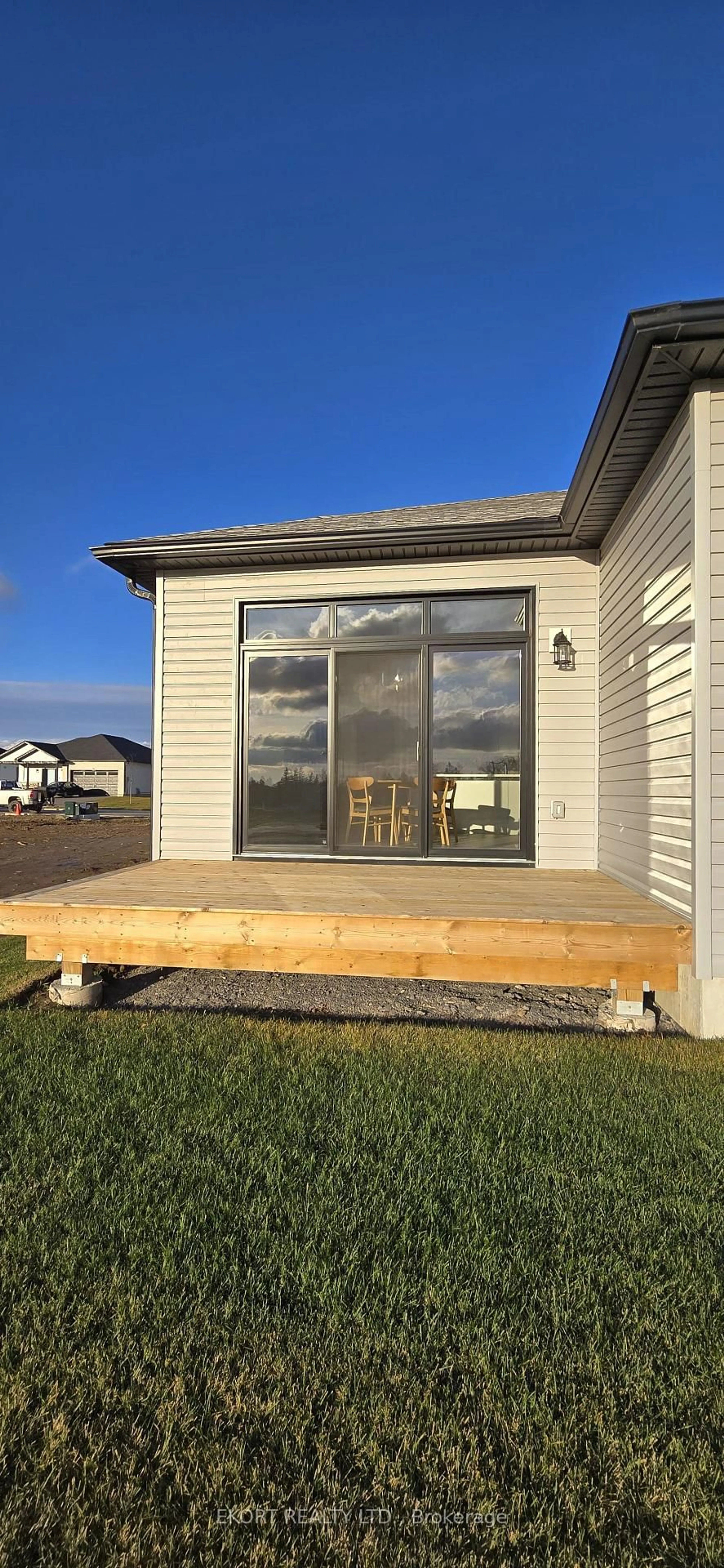 Home with vinyl exterior material, unknown for 7 French St, Prince Edward County Ontario K0K 2T0