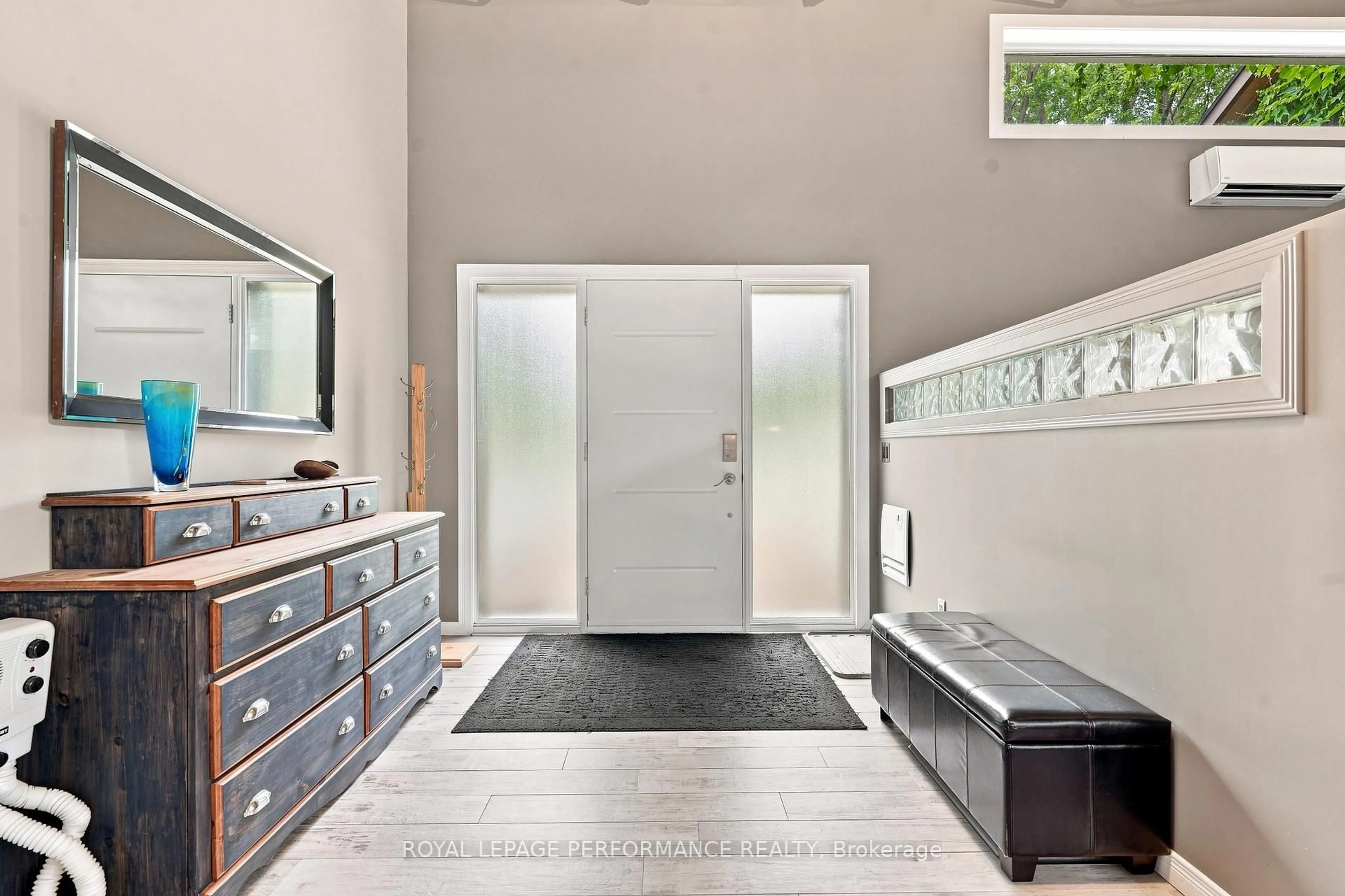 Indoor entryway for 5554 County 10 Rd, The Nation Ontario K0B 1G0