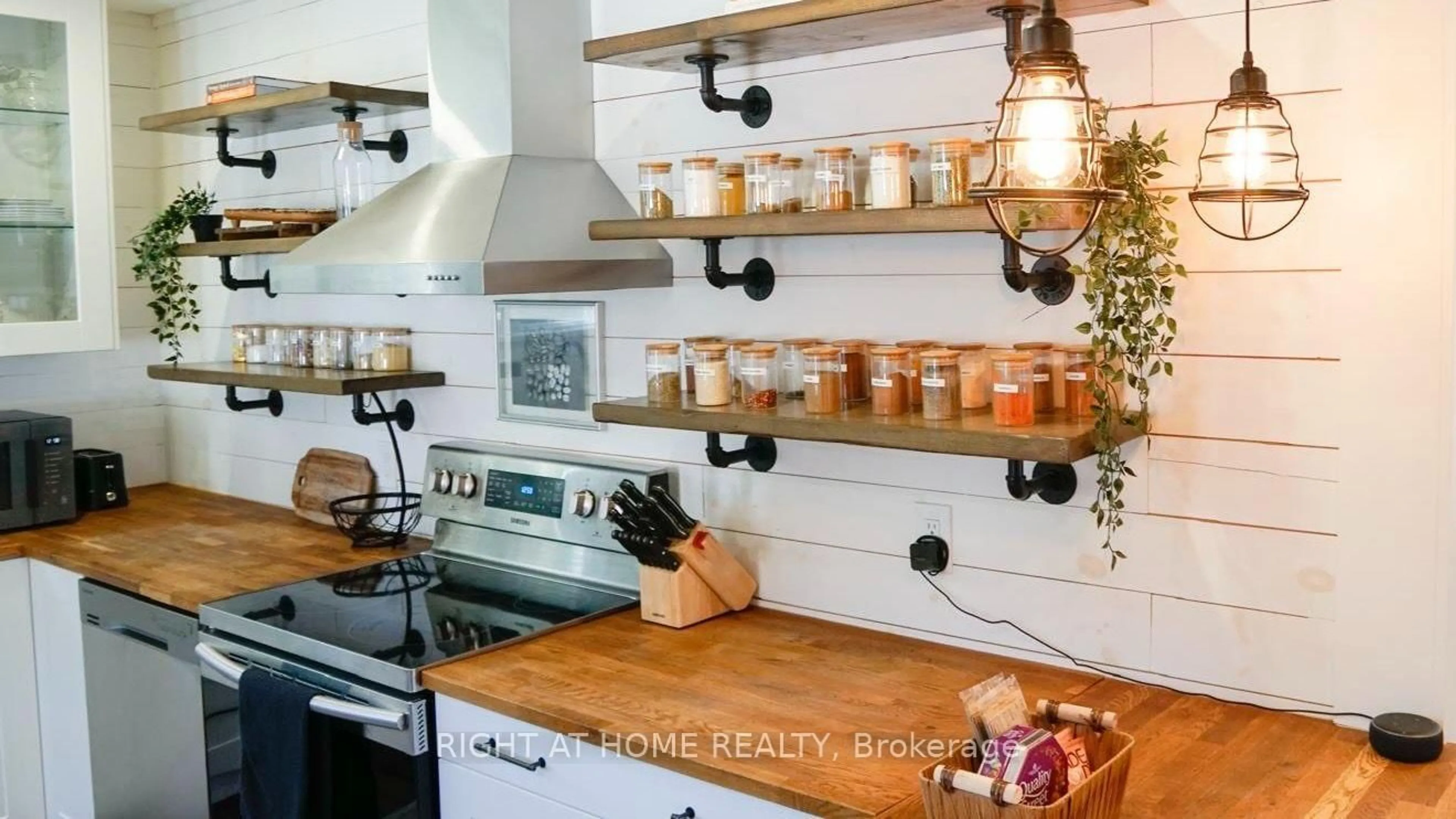 Rustic kitchen, unknown for 110 Cameron Ave, Hamilton Ontario L8H 4Z2