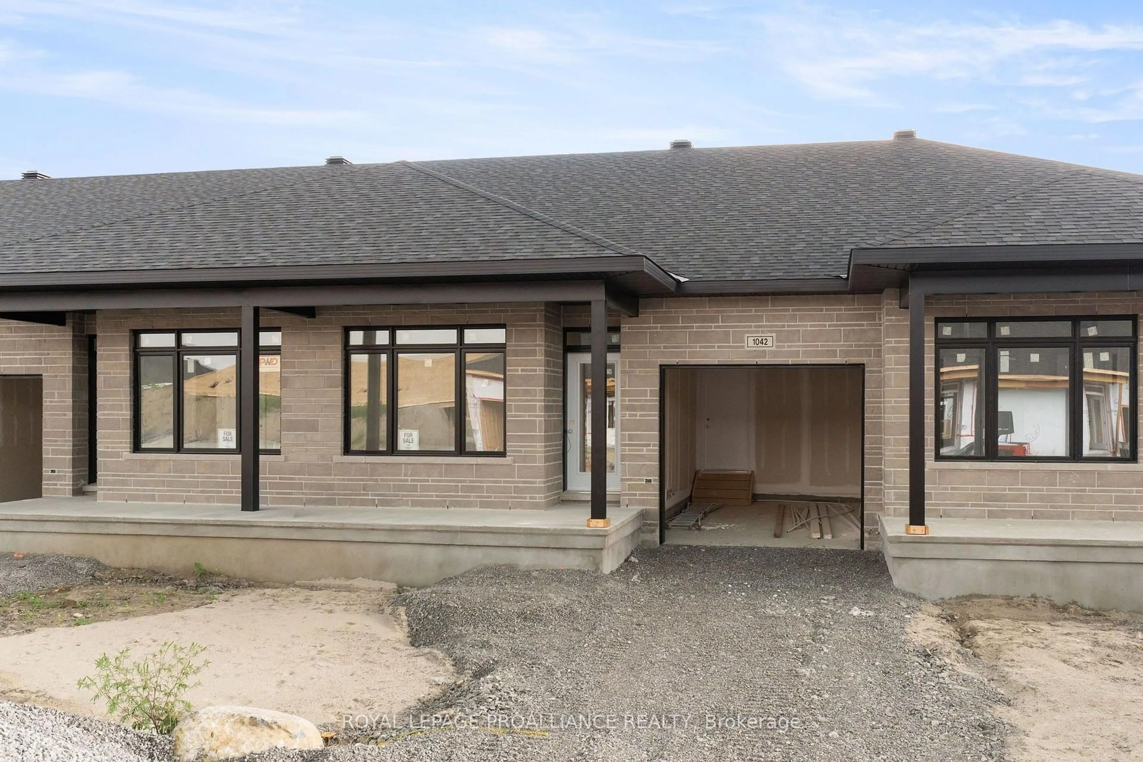 Unknown for 1042 Turner Dr, Brockville Ontario K6V 0G8
