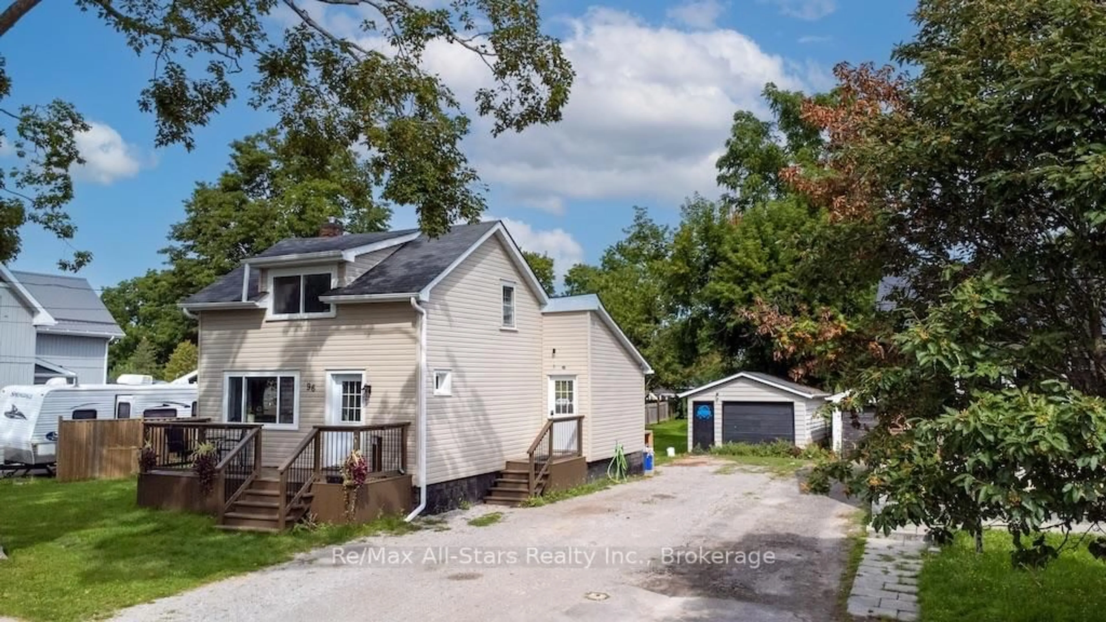 A pic from outside/outdoor area/front of a property/back of a property/a pic from drone, street for 96 Regent St, Kawartha Lakes Ontario K9V 3V4