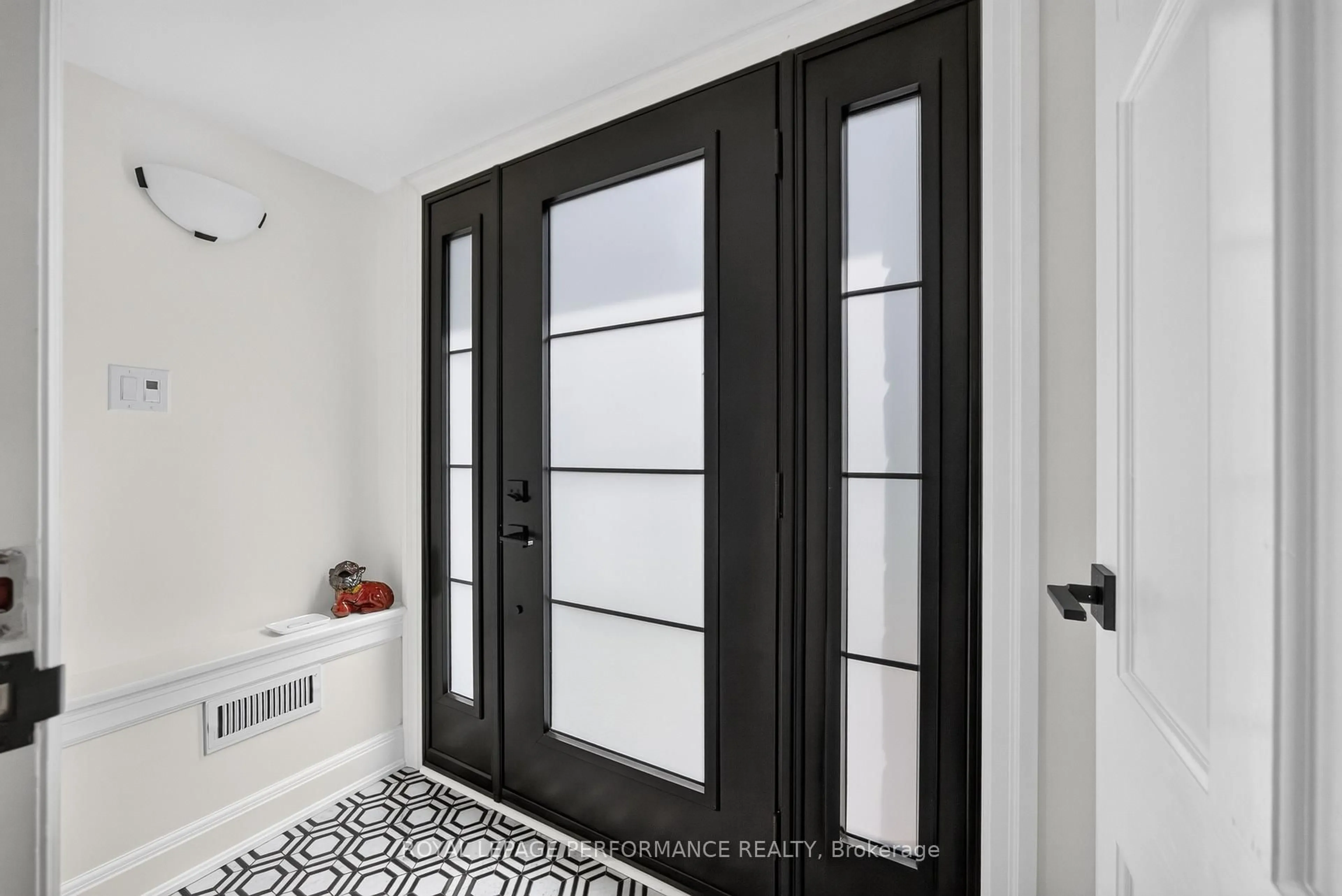 Indoor entryway for 238 Island Park Dr, Ottawa Ontario K1Y 0A4