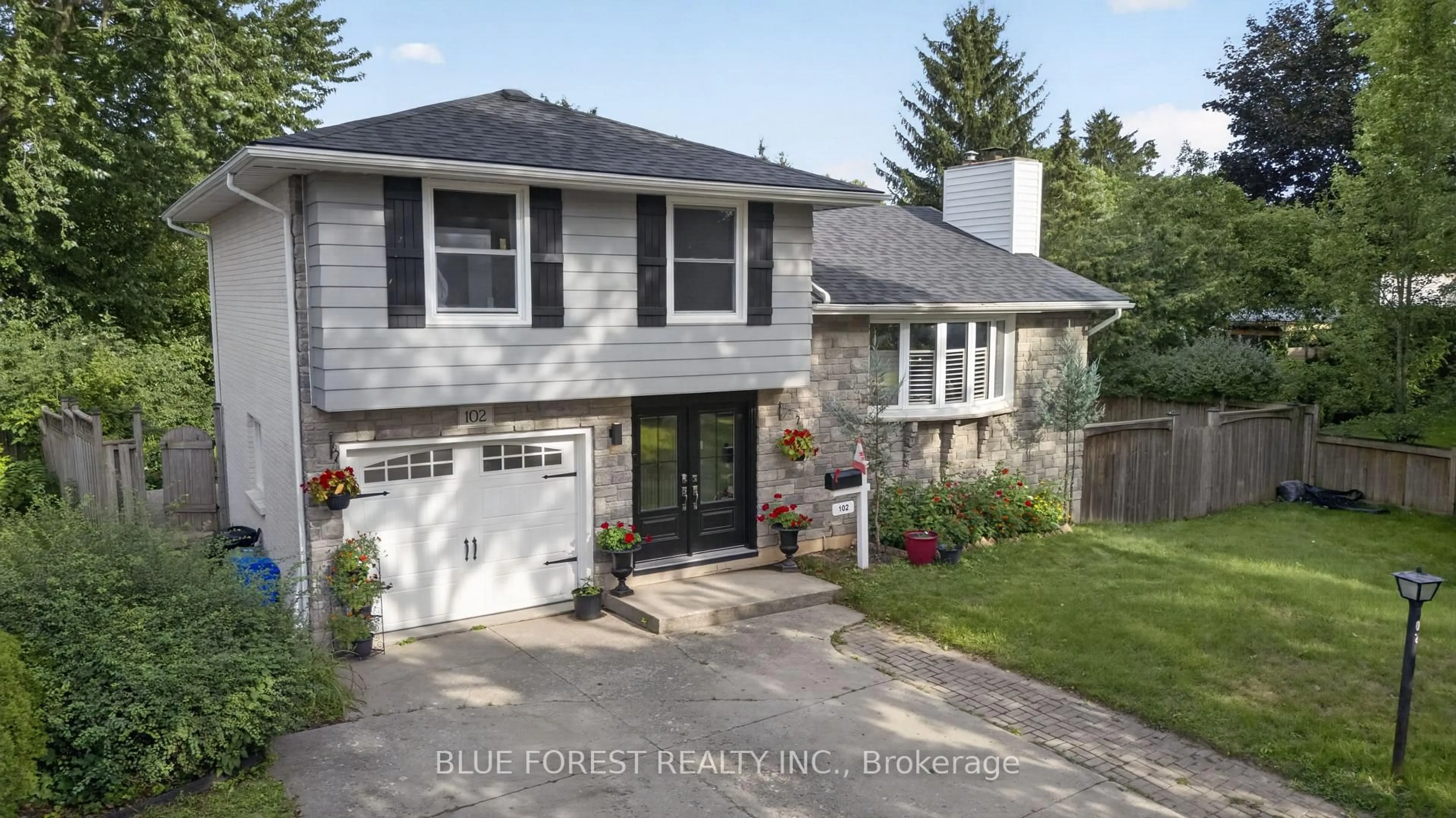 Home with brick exterior material, street for 102 ODESSA Ave, London South Ontario N6J 2Z8